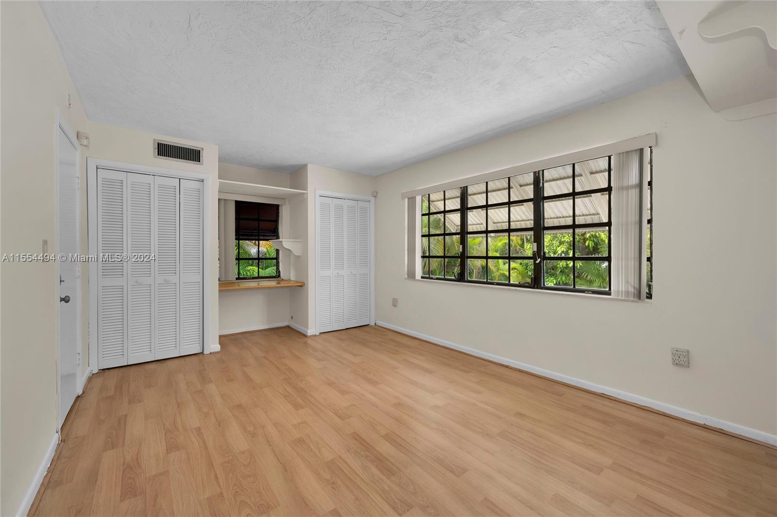 2618 Alhambra Cir