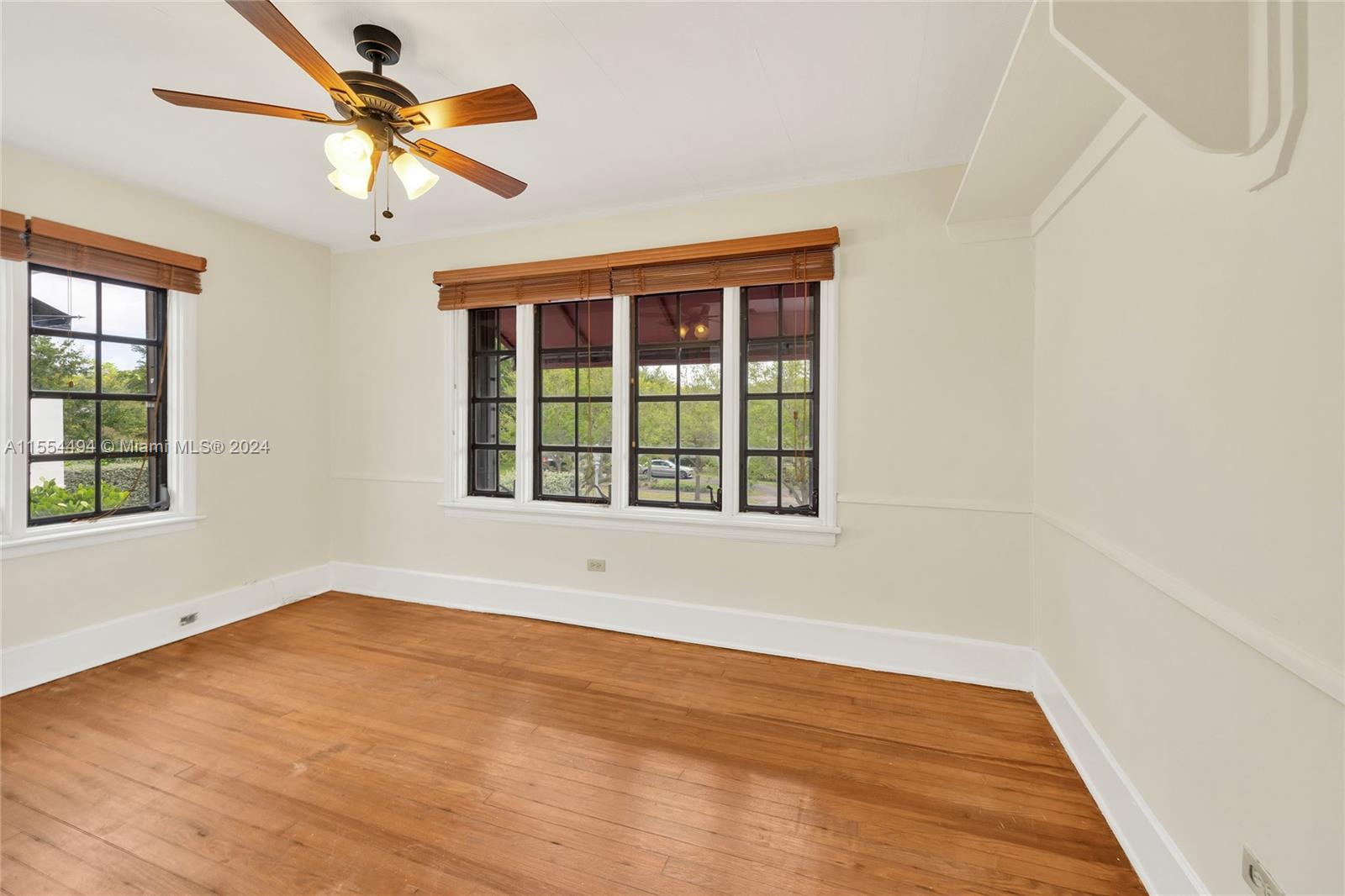 2618 Alhambra Cir