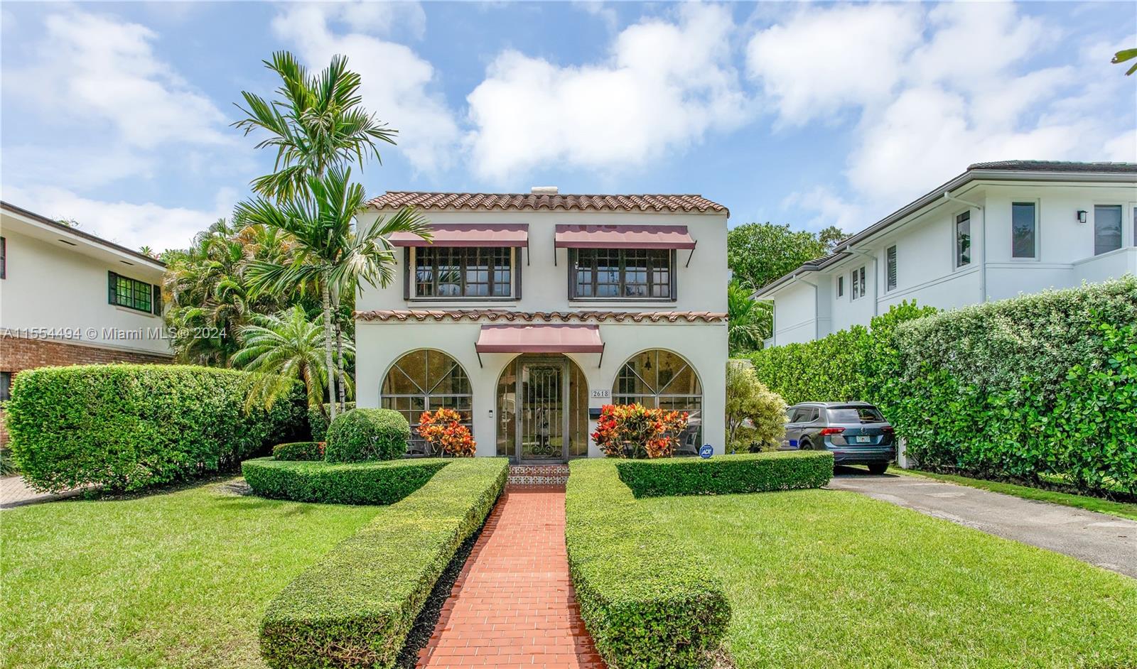 2618 Alhambra Cir