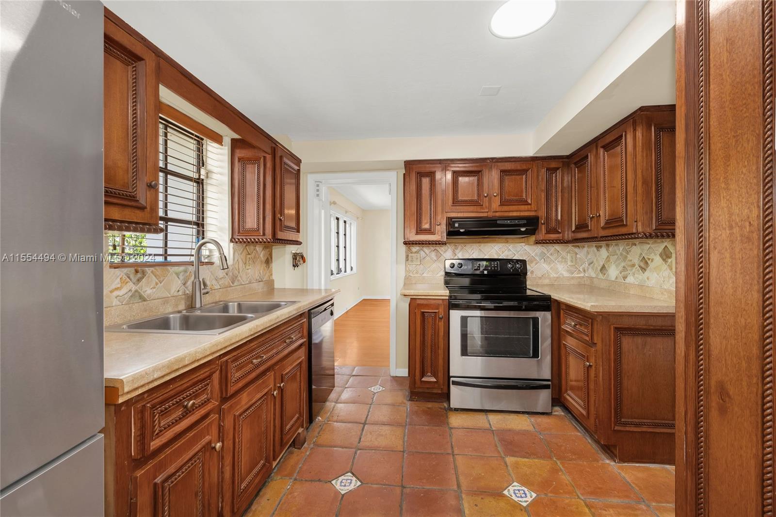 2618 Alhambra Cir