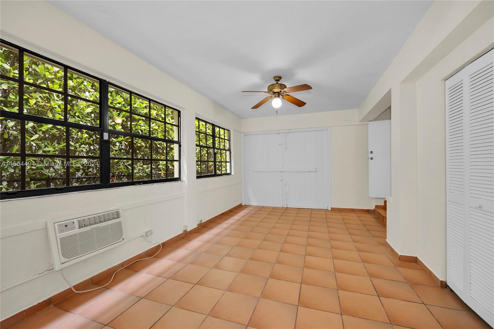 2618 Alhambra Cir