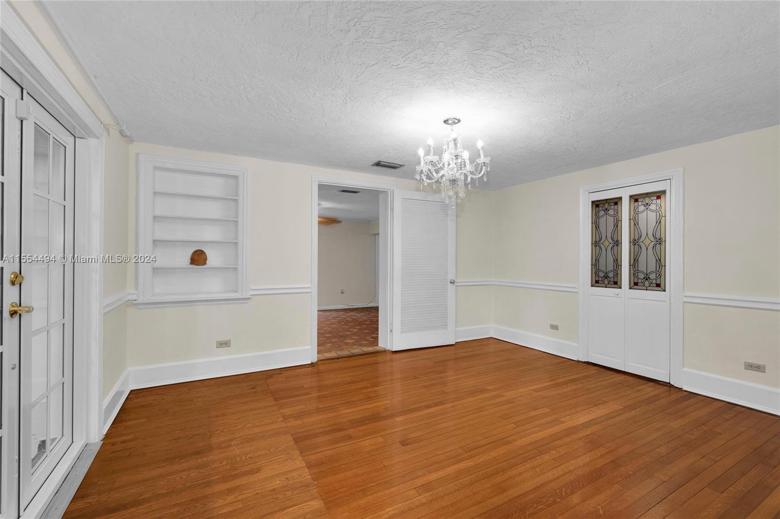 2618 Alhambra Cir