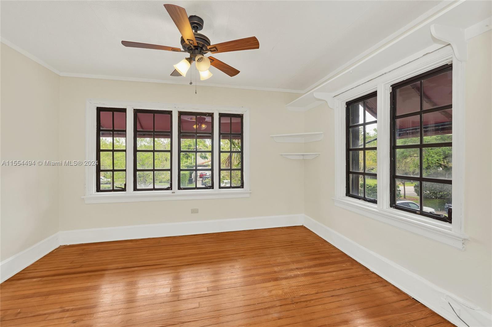 2618 Alhambra Cir