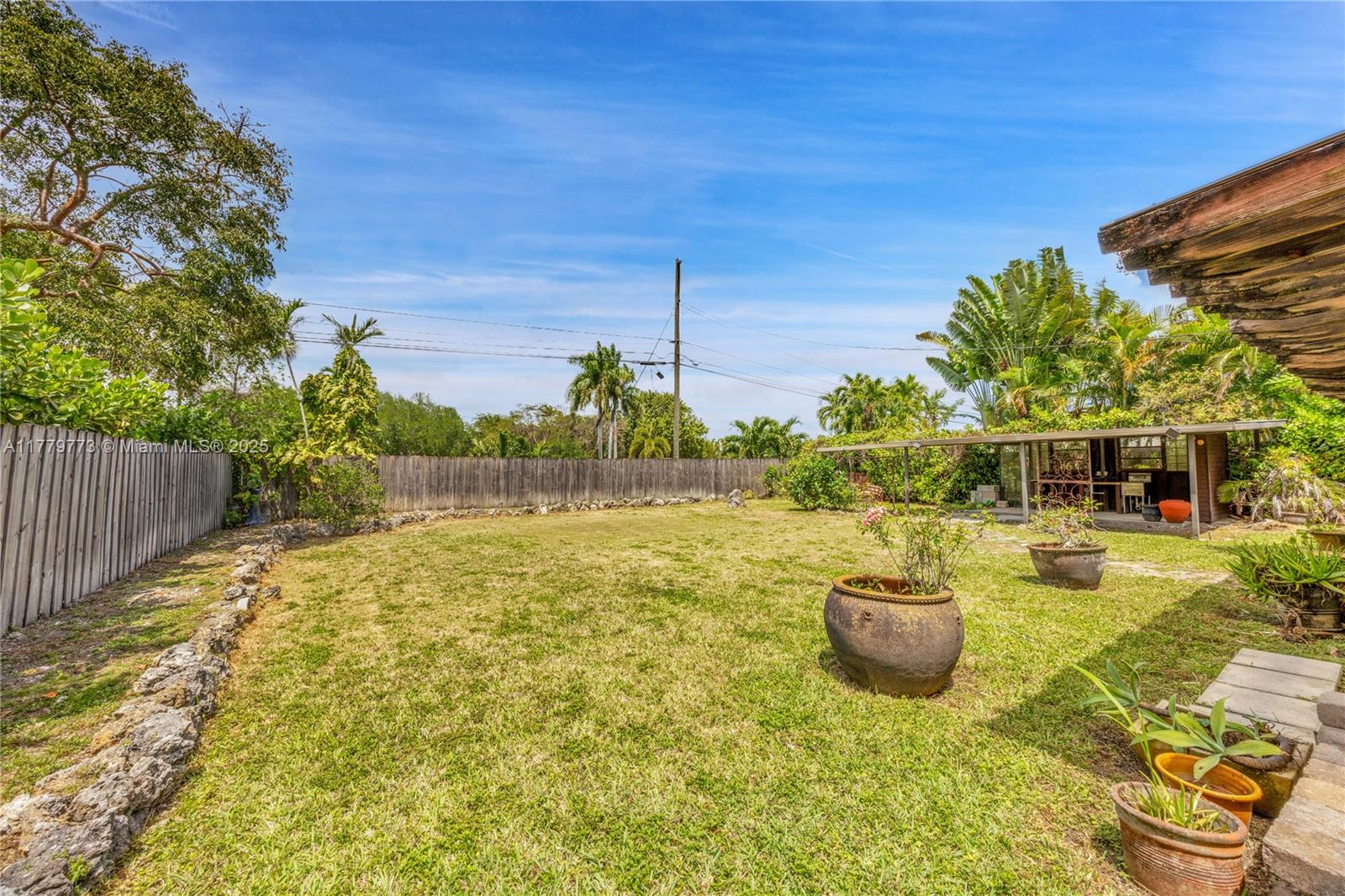 5831 SW 52nd Ter