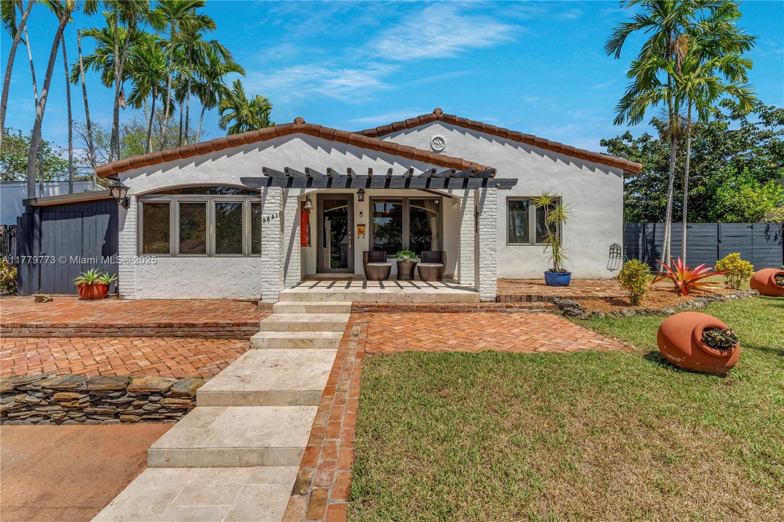 5831 SW 52nd Ter