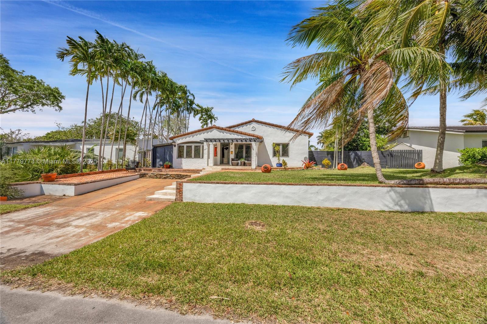 5831 SW 52nd Ter