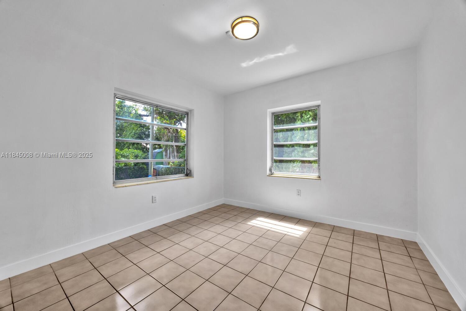 3811 NW Flagler Ter