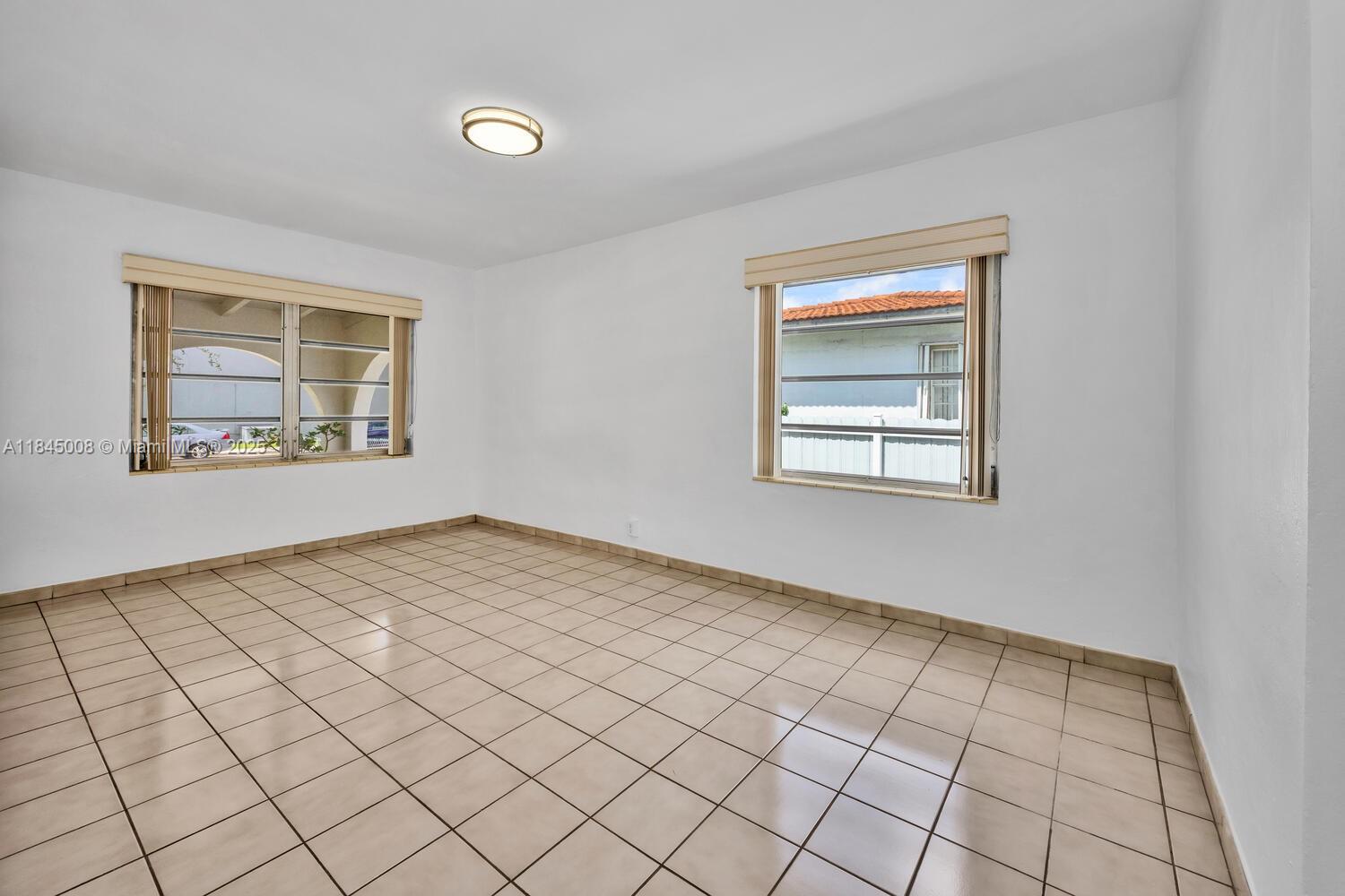 3811 NW Flagler Ter