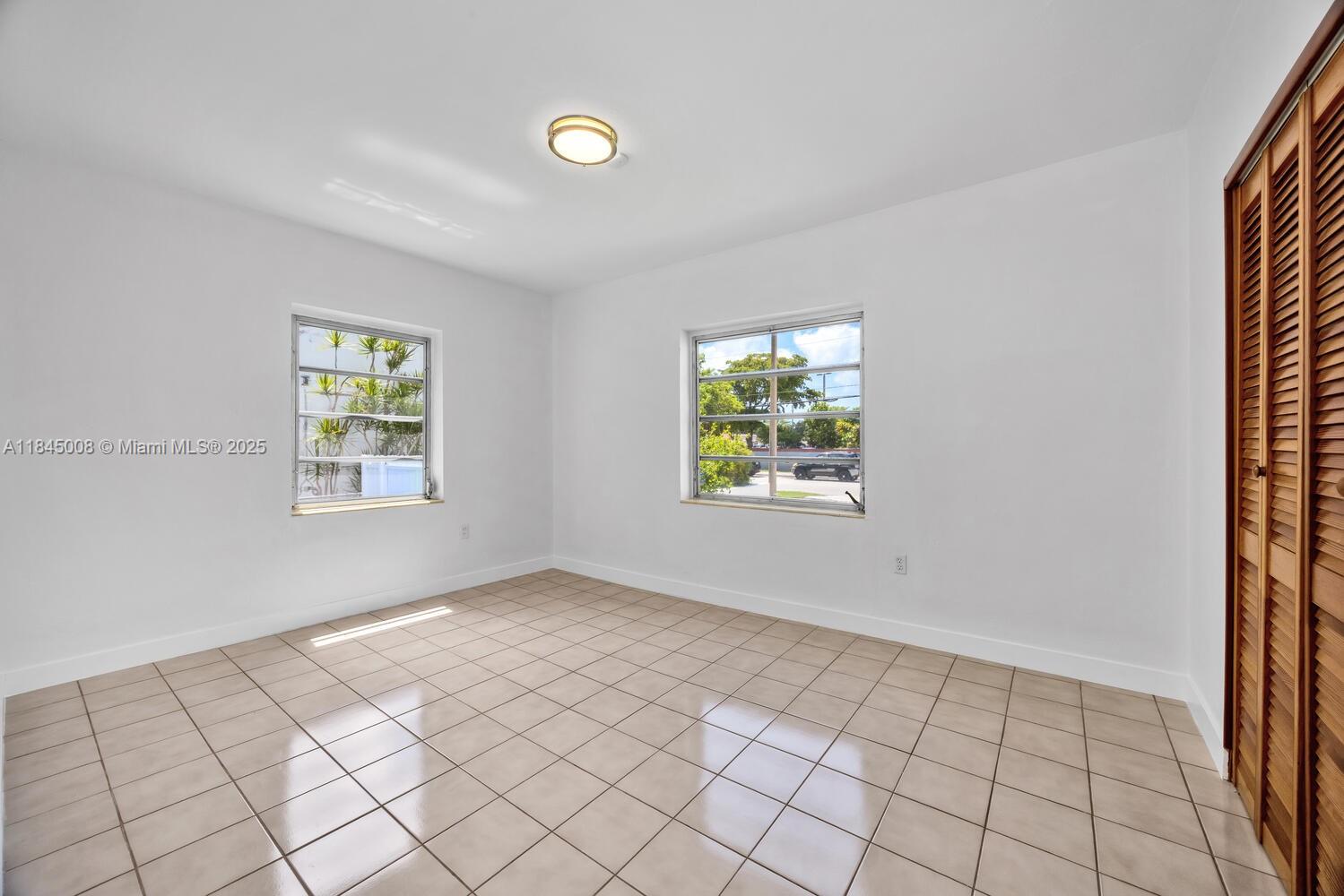 3811 NW Flagler Ter