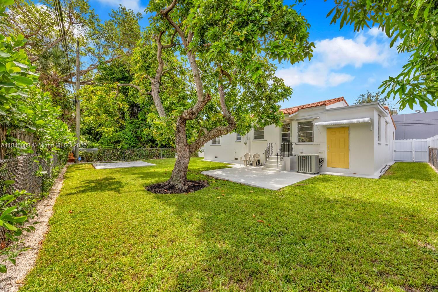 3811 NW Flagler Ter