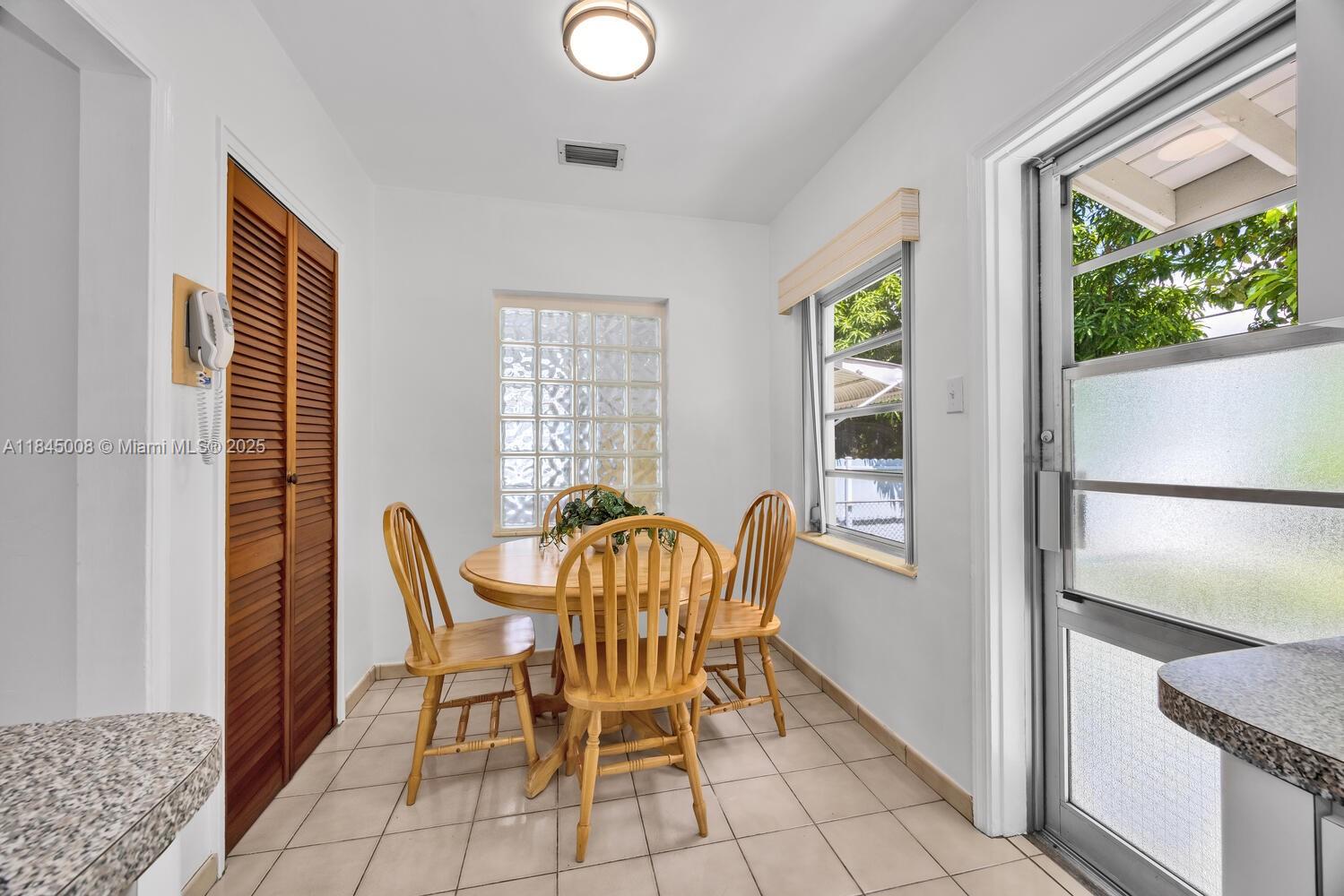 3811 NW Flagler Ter