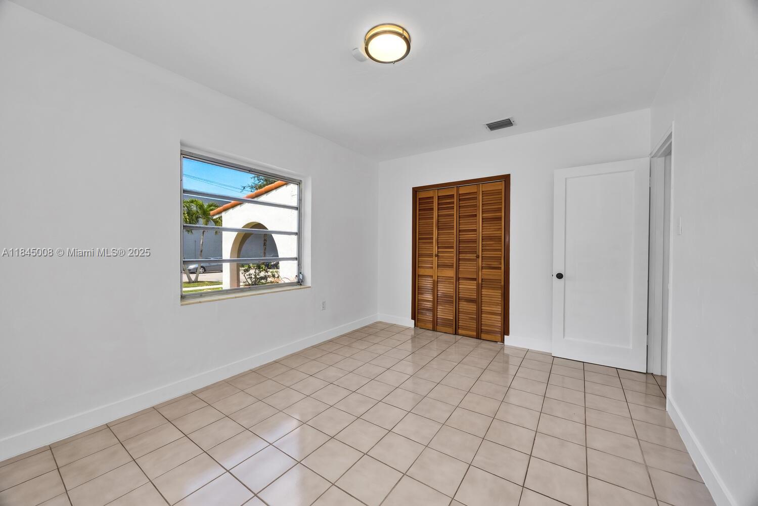 3811 NW Flagler Ter