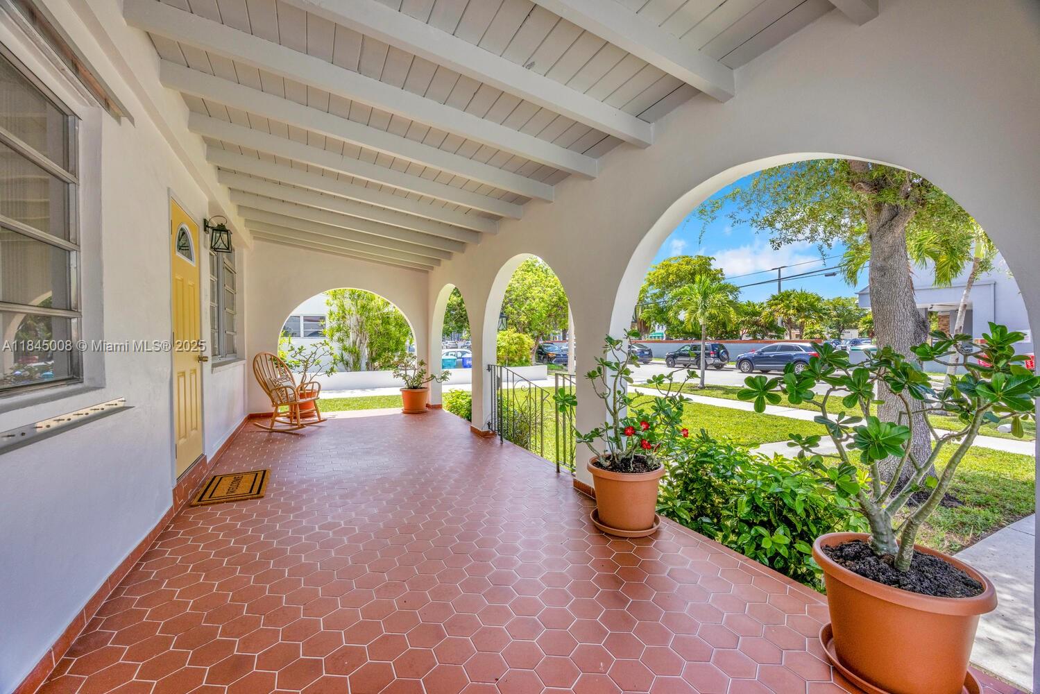 3811 NW Flagler Ter