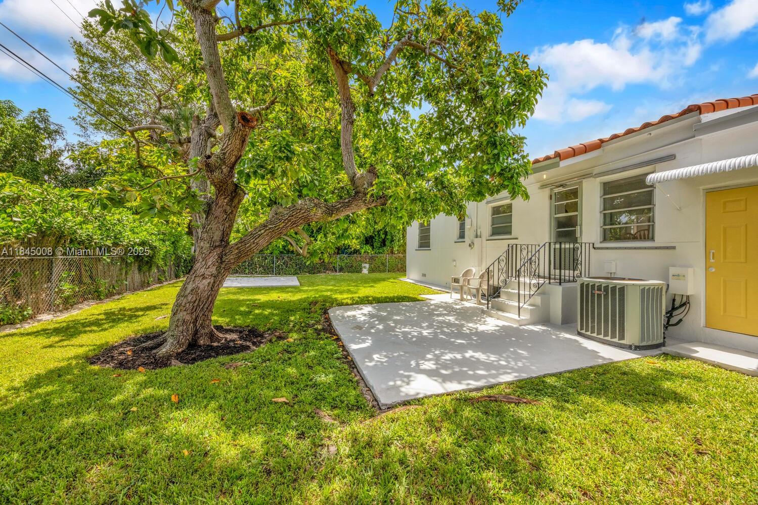 3811 NW Flagler Ter