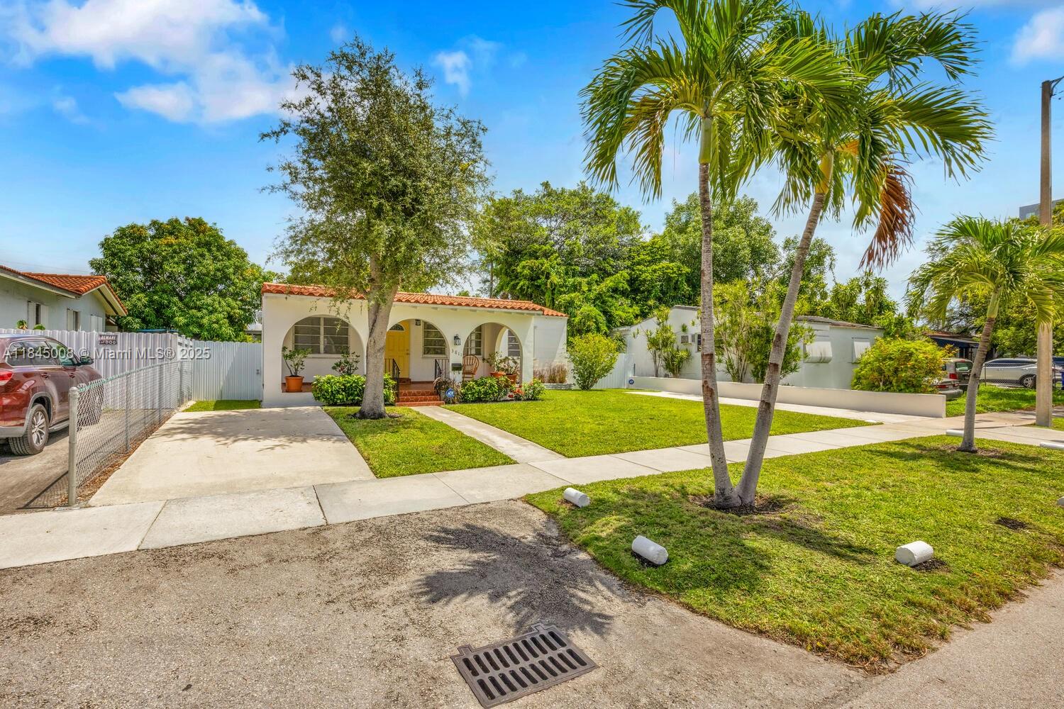 3811 NW Flagler Ter