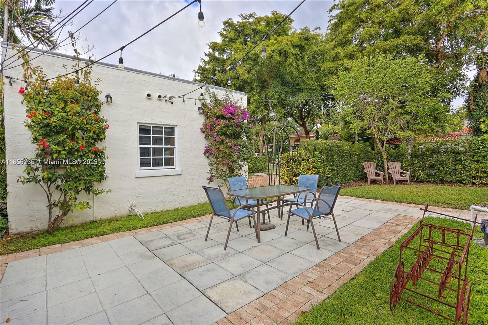 1222 Pizarro St