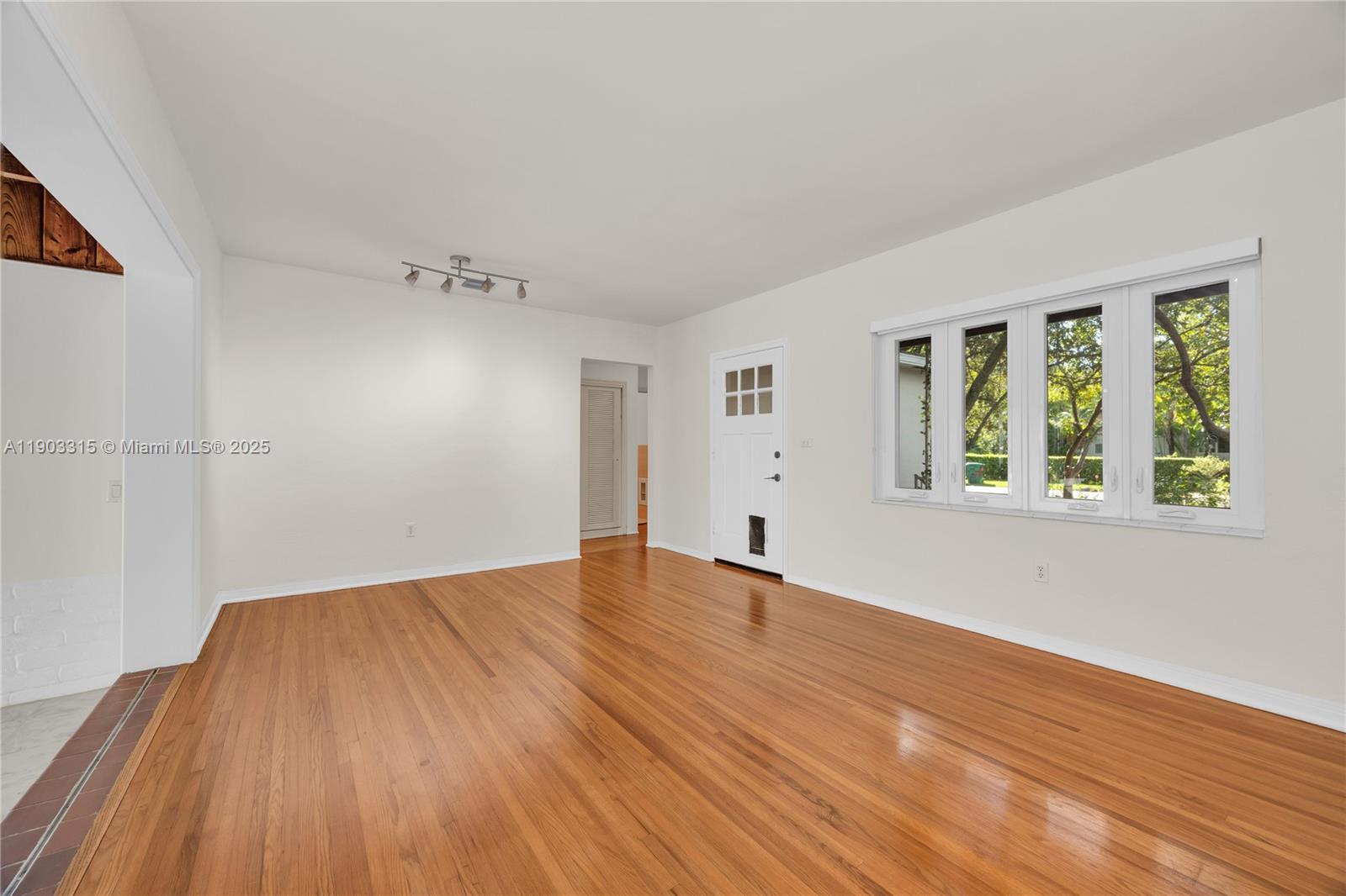 5931 SW 50th St, Miami