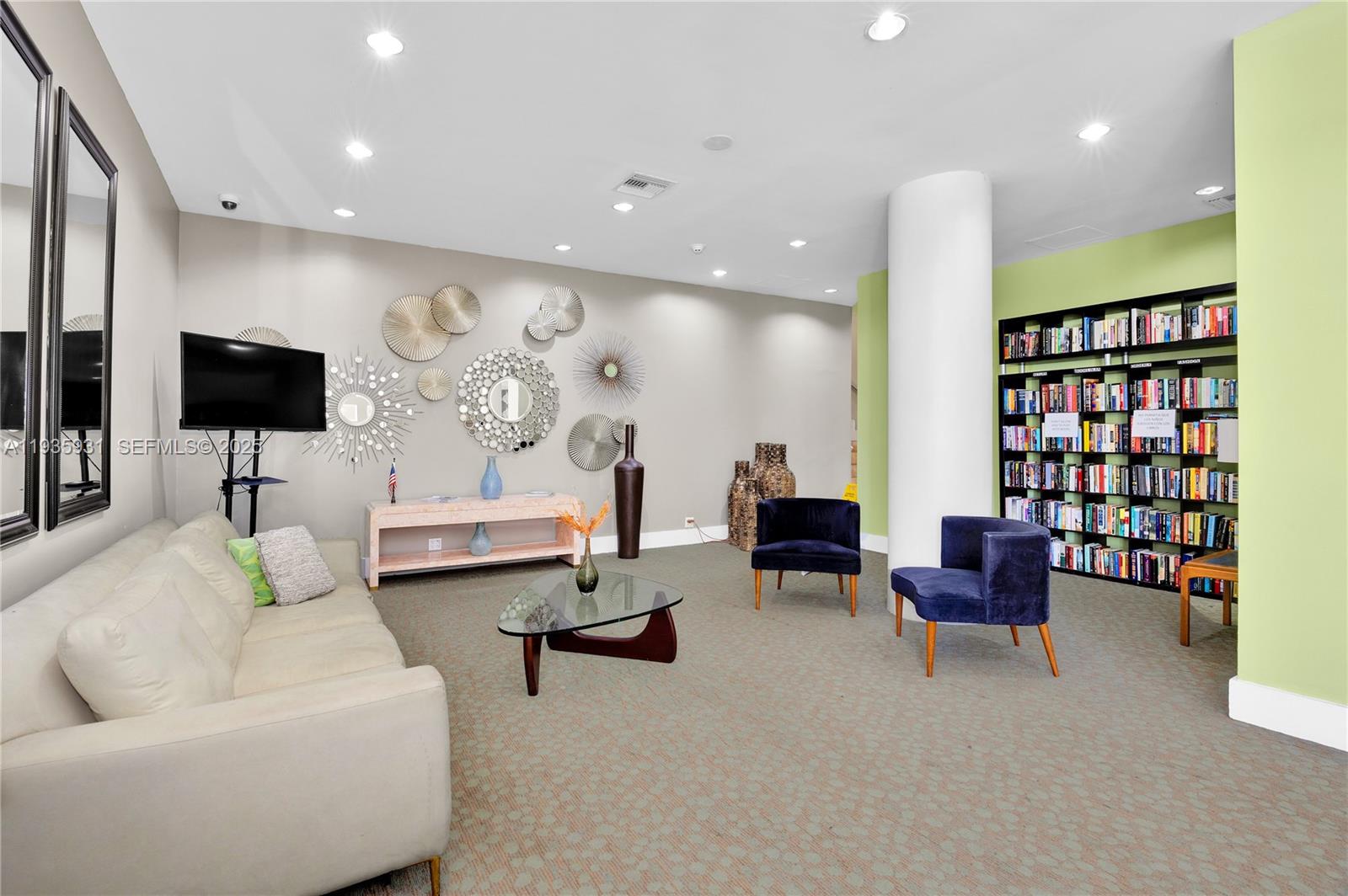 7441 Wayne Ave # 15E