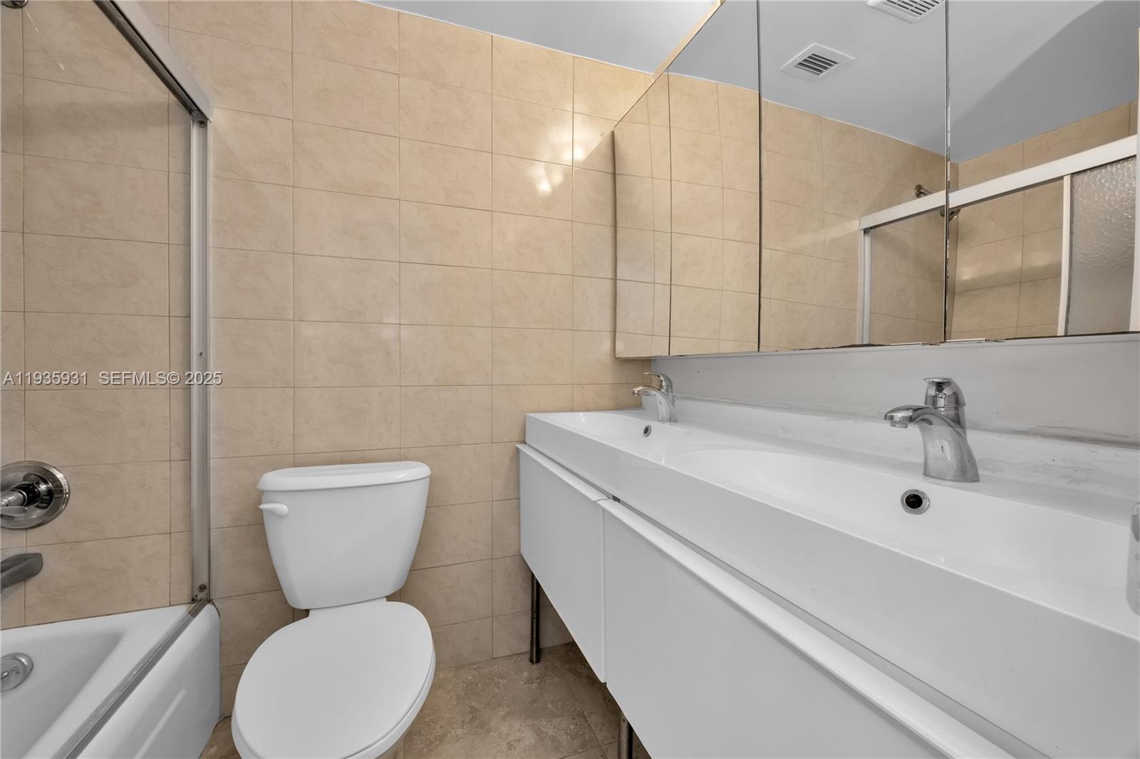 7441 Wayne Ave # 15E