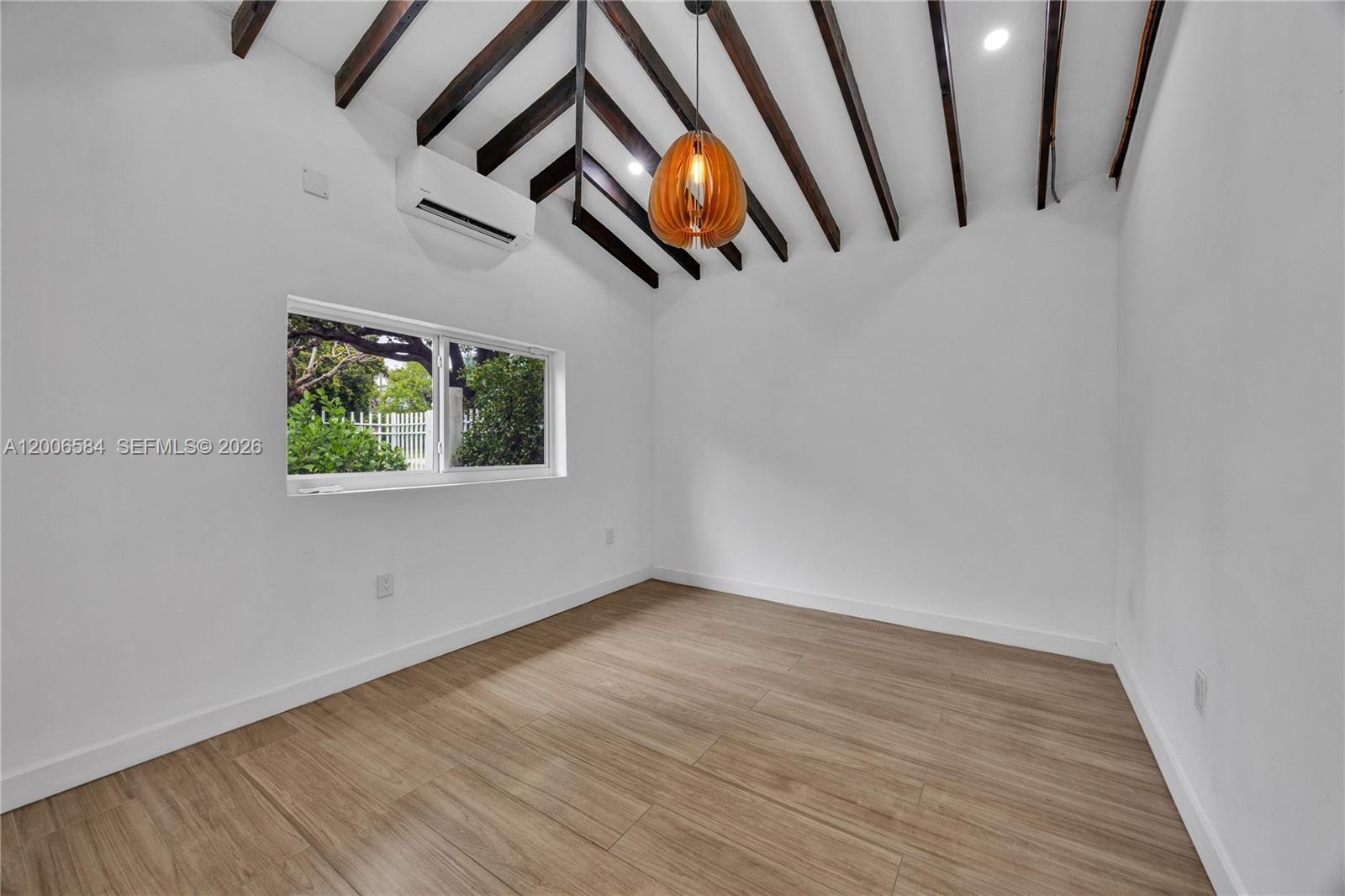 5750 SW 52nd Ter