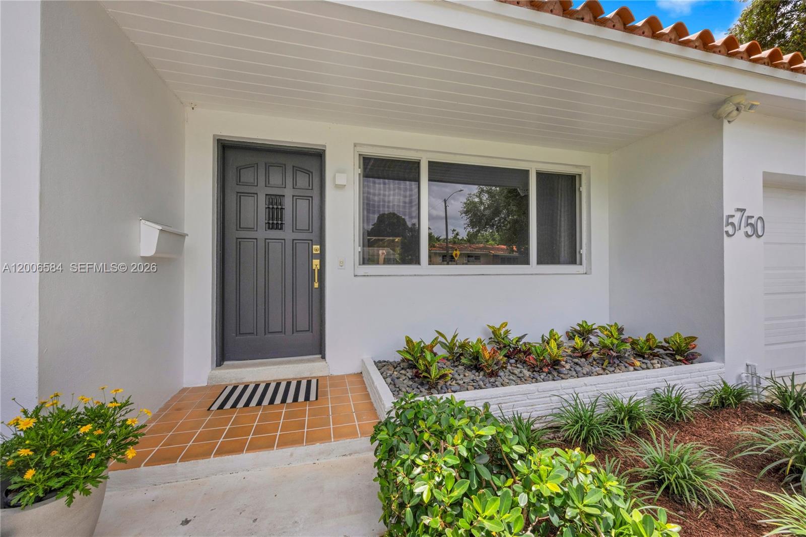 5750 SW 52nd Ter