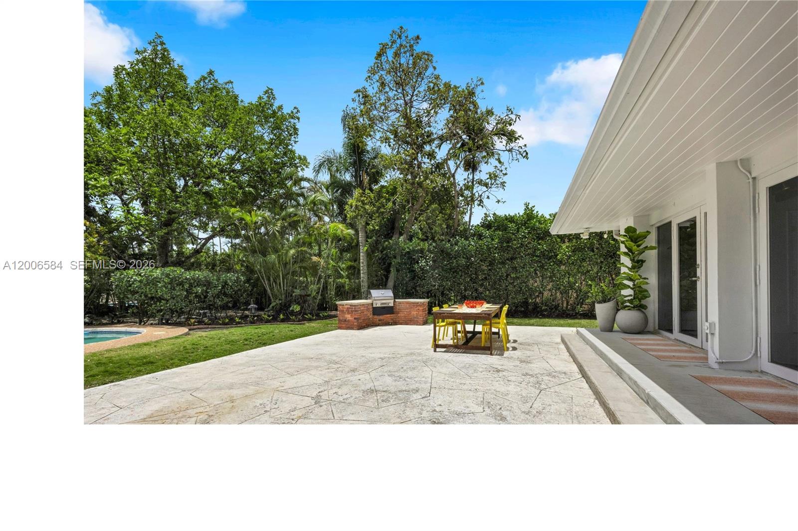 5750 SW 52nd Ter