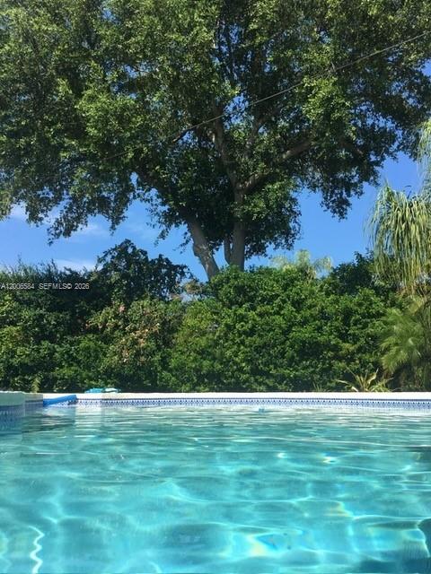 5750 SW 52nd Ter