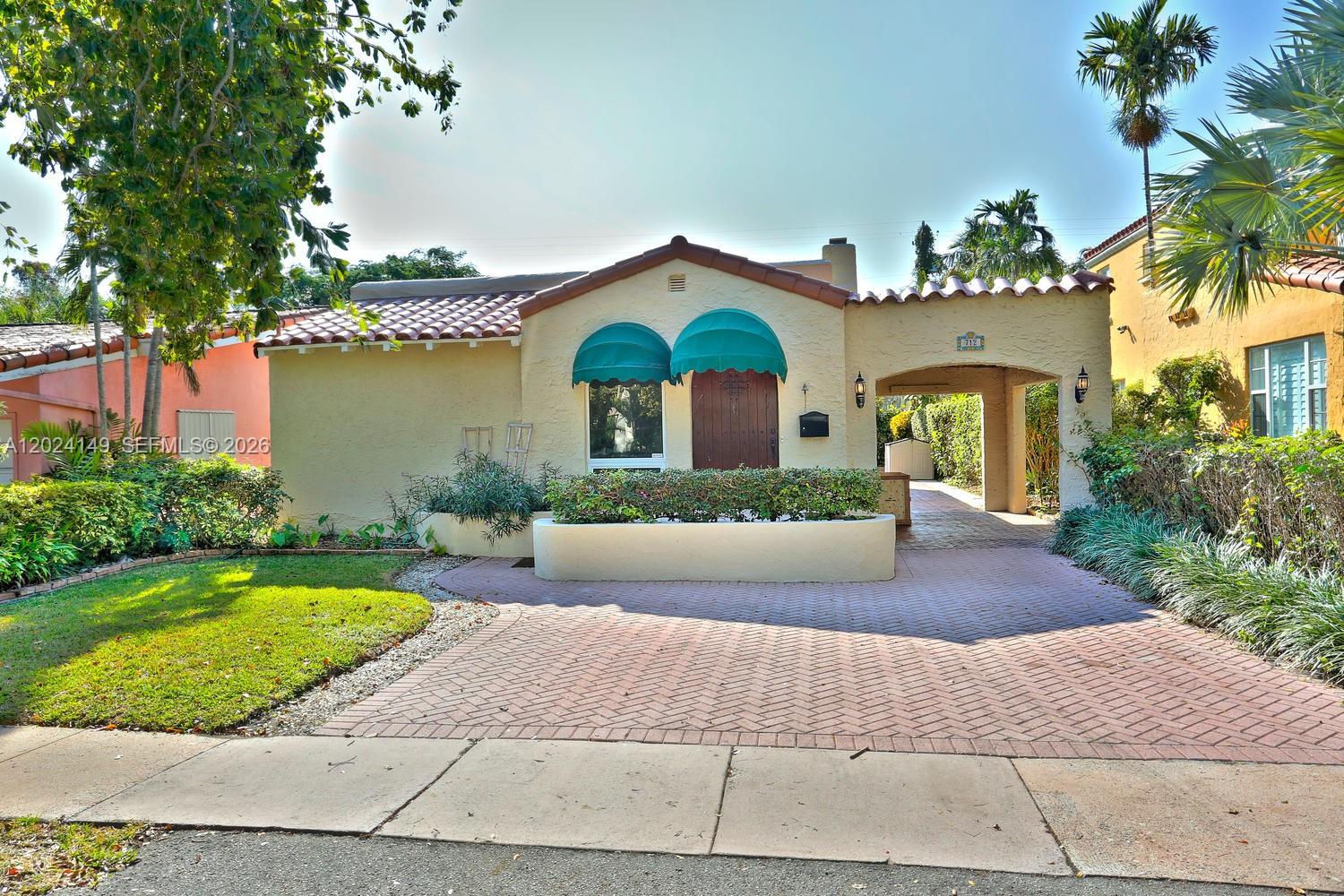 712 Navarre Ave