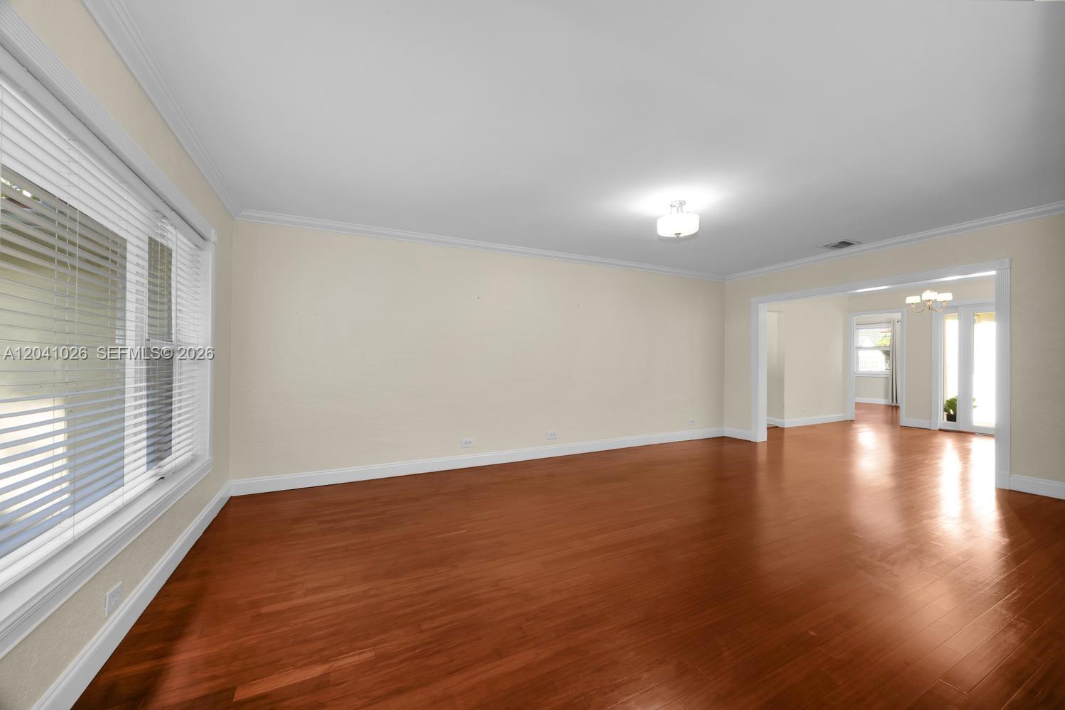 829 Medina Ave