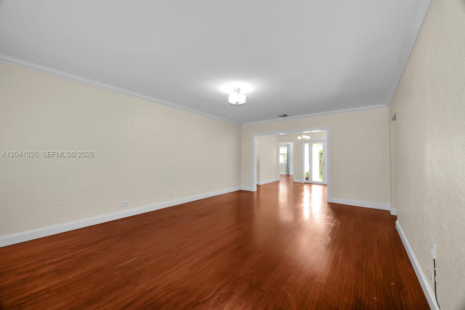 829 Medina Ave