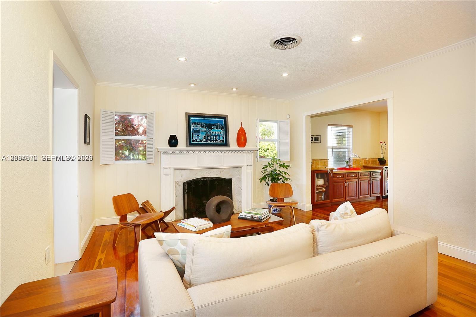 537 Zamora Ave