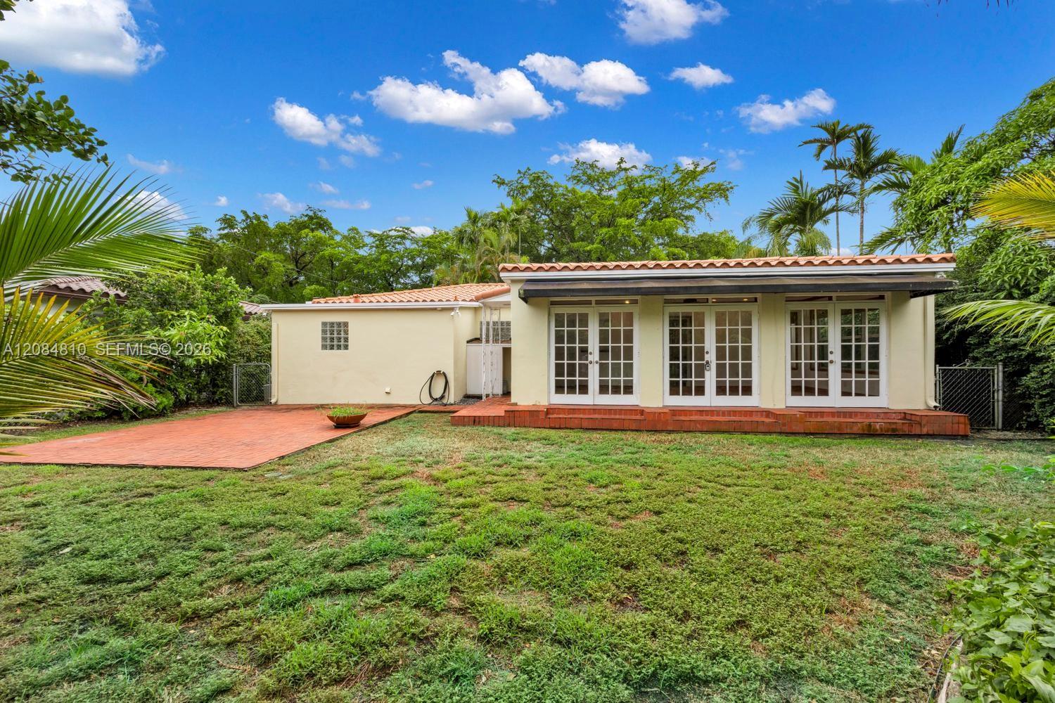 537 Zamora Ave