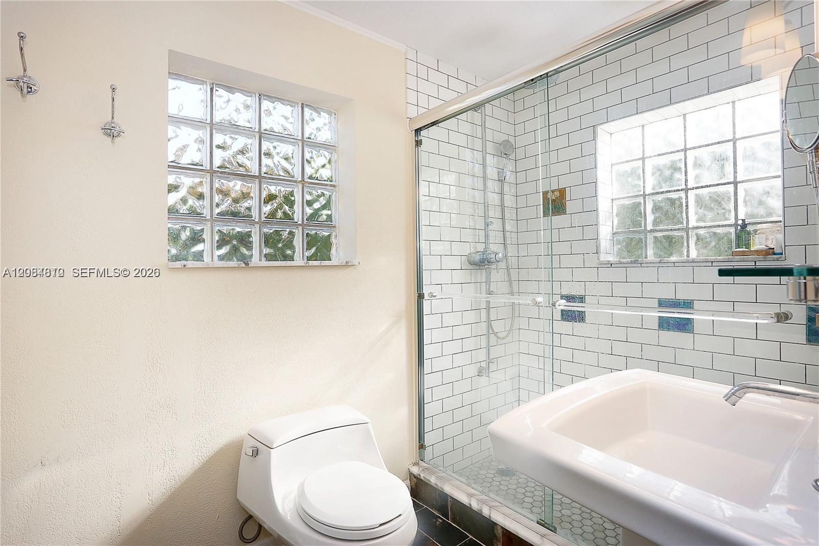 537 Zamora Ave