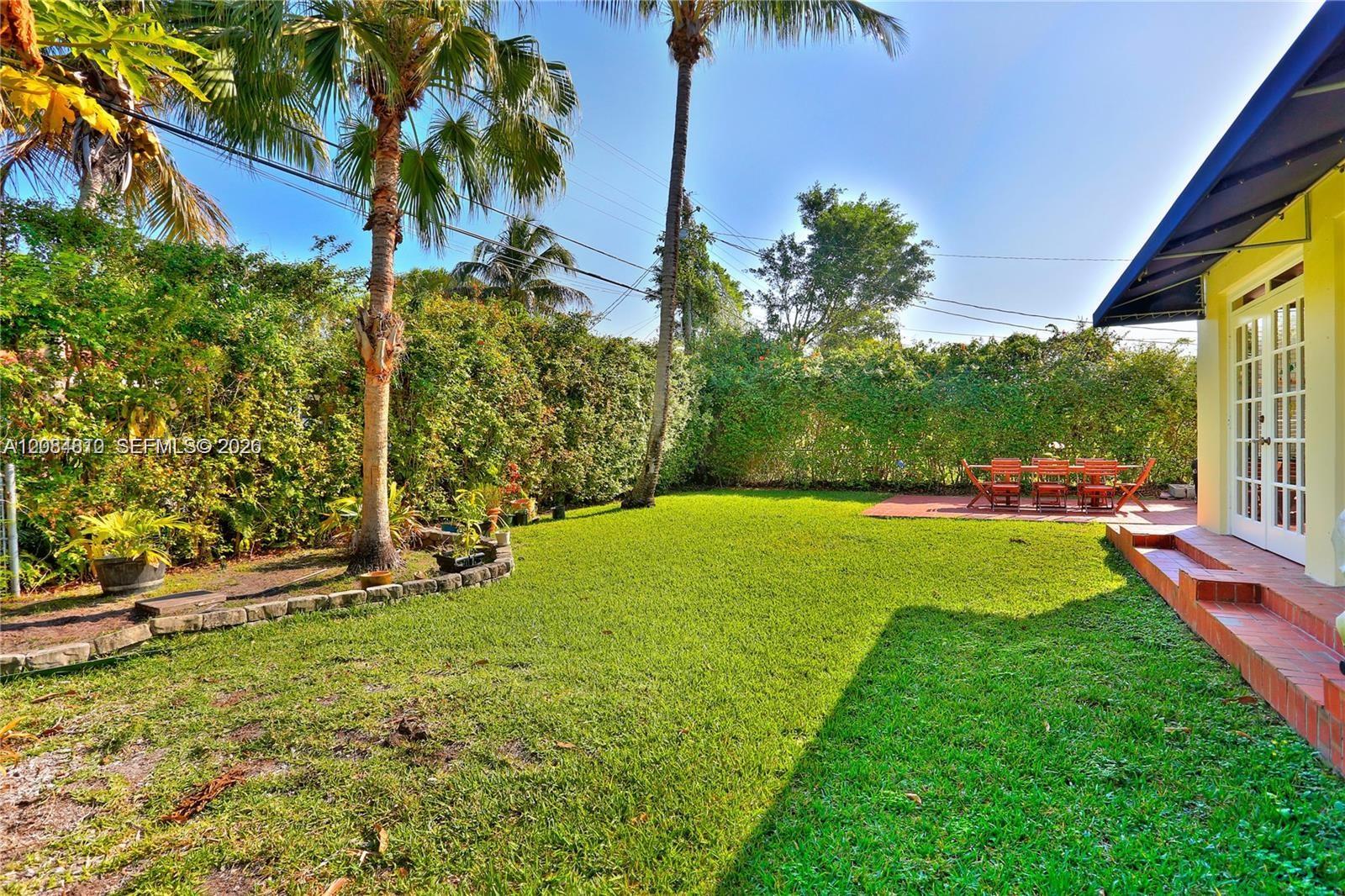 537 Zamora Ave