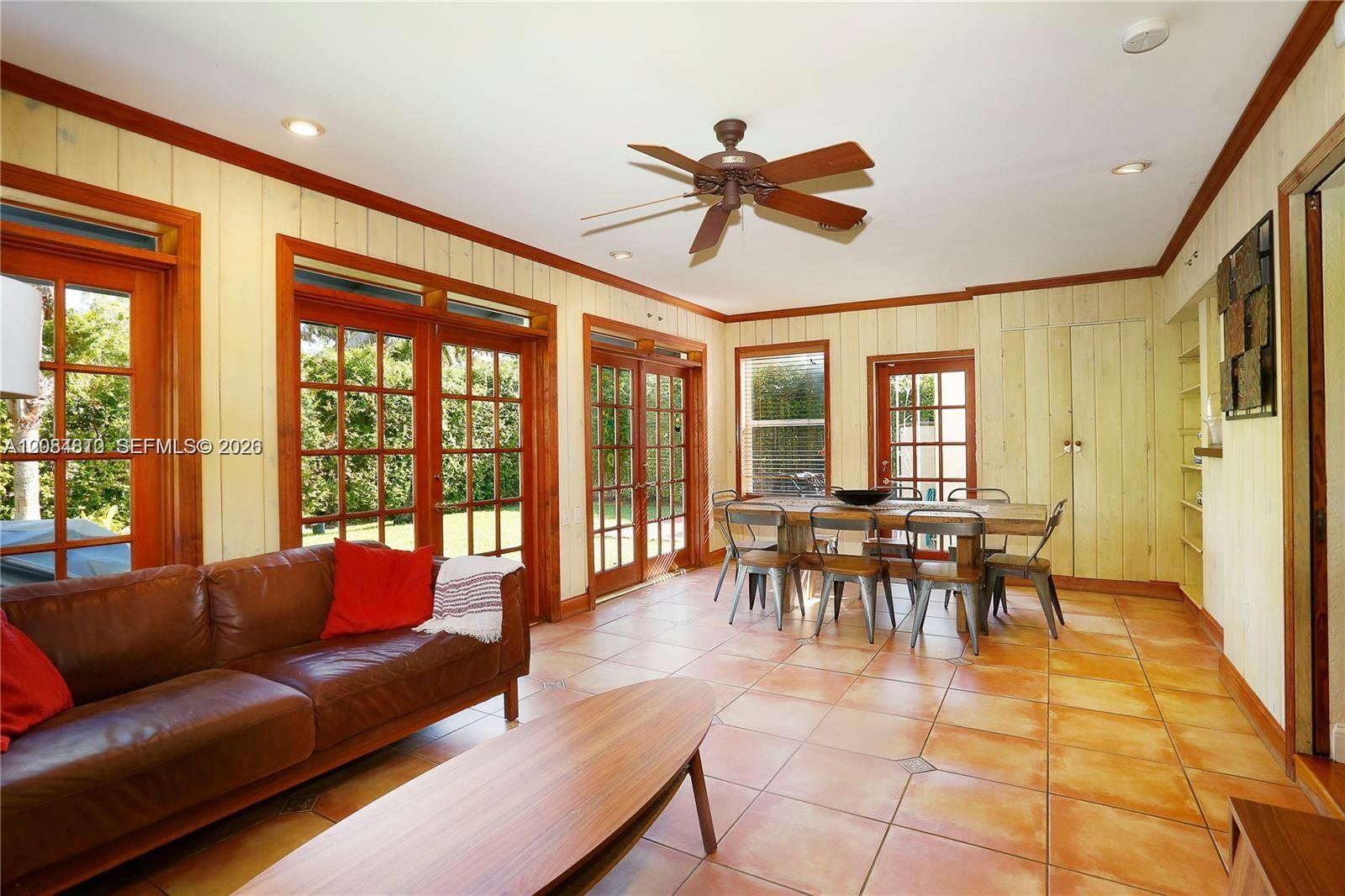 537 Zamora Ave