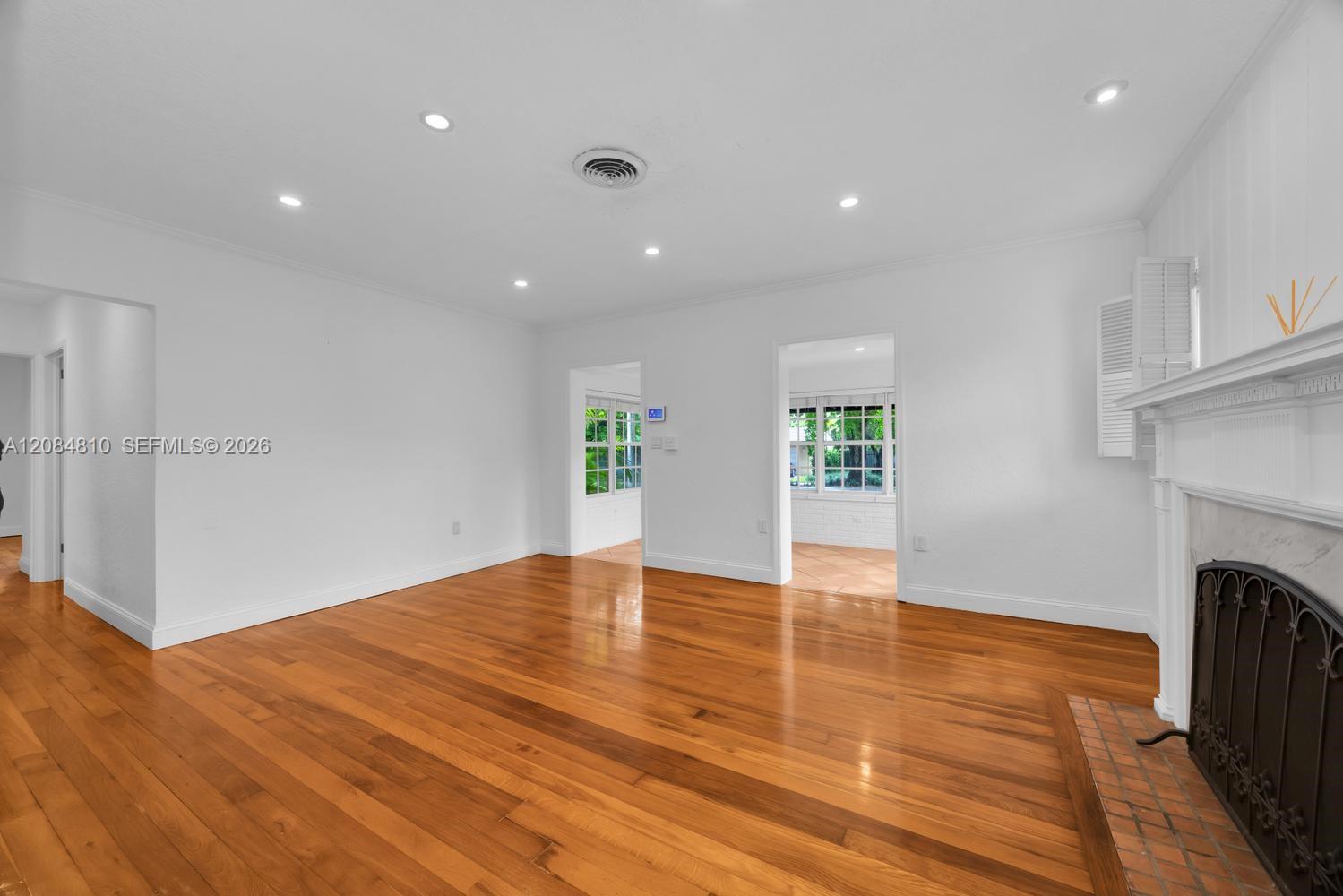 537 Zamora Ave