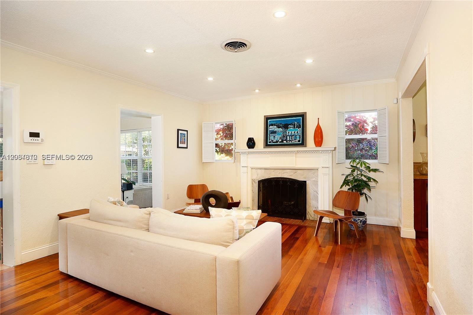 537 Zamora Ave