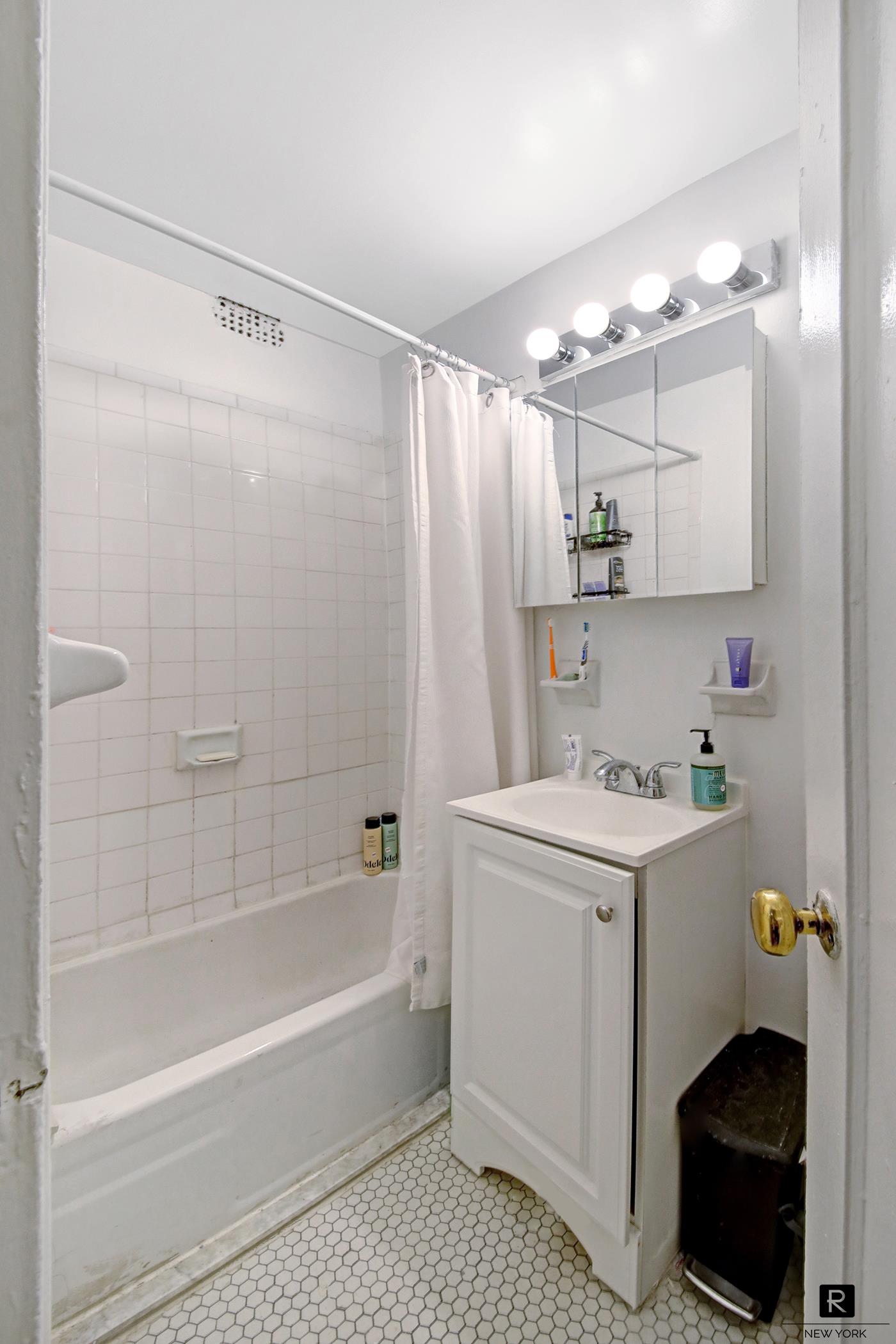 244 E 90th Street 2A
