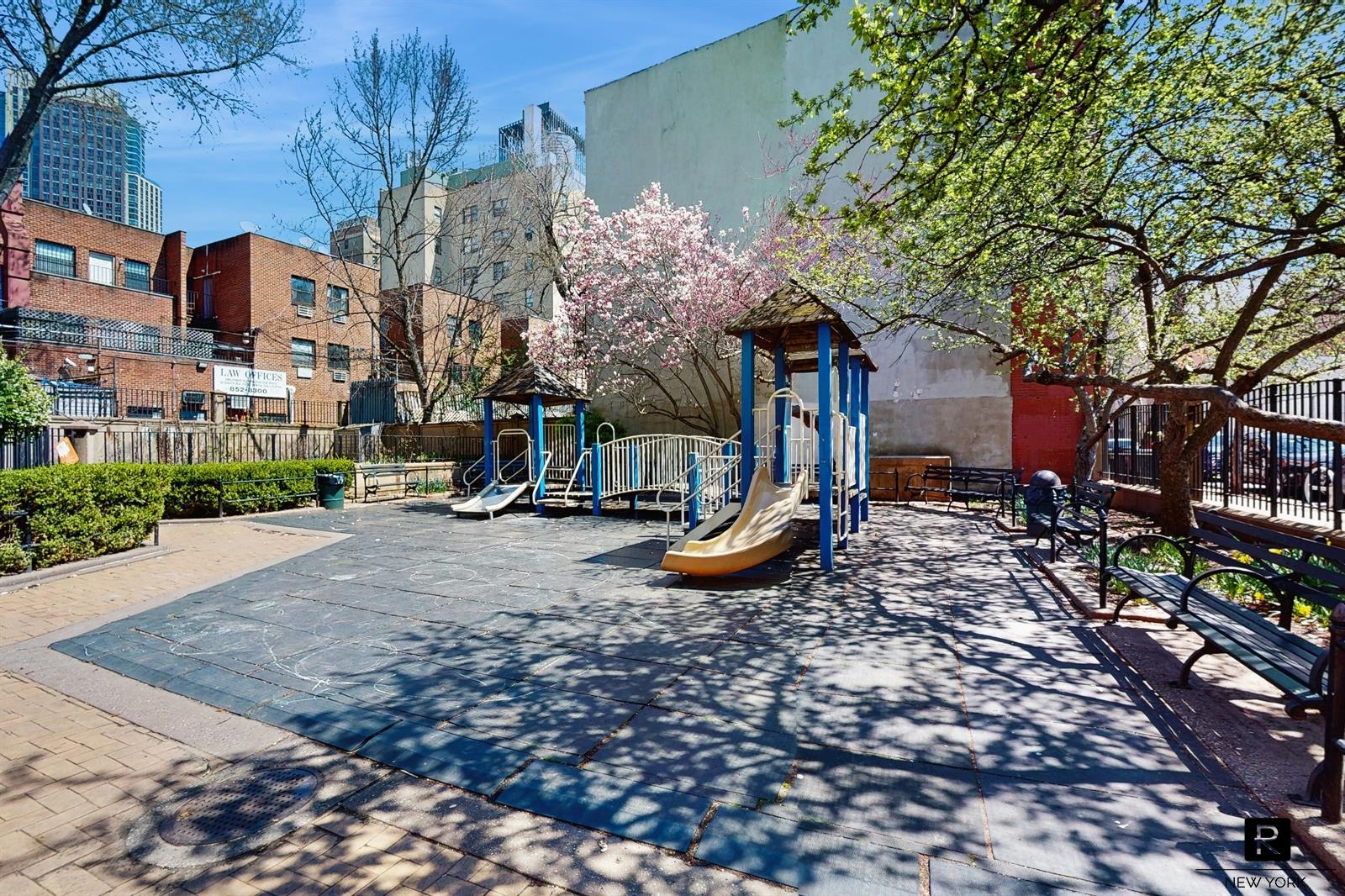 467 Pacific Street 18