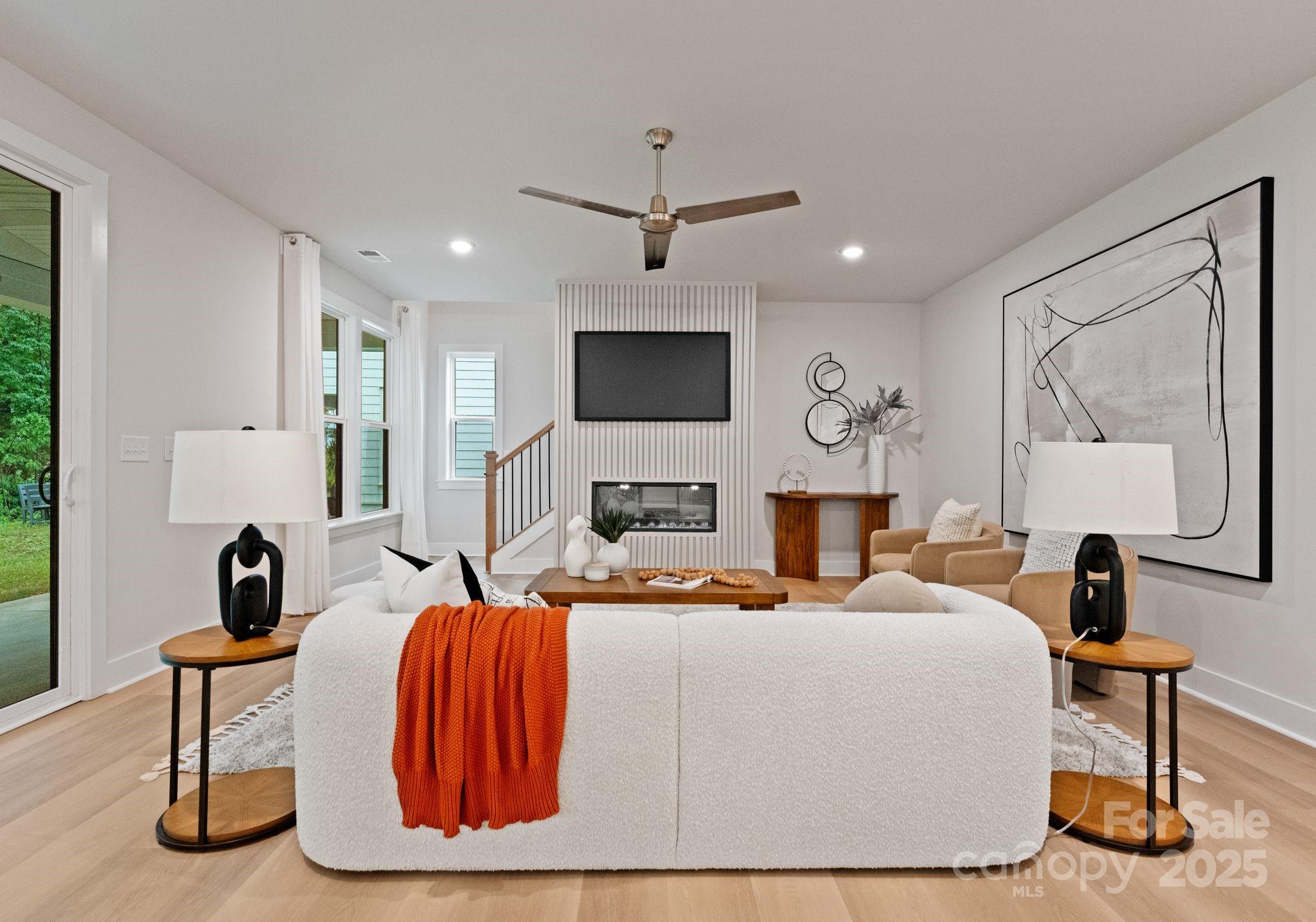 2732 Ritz Lane