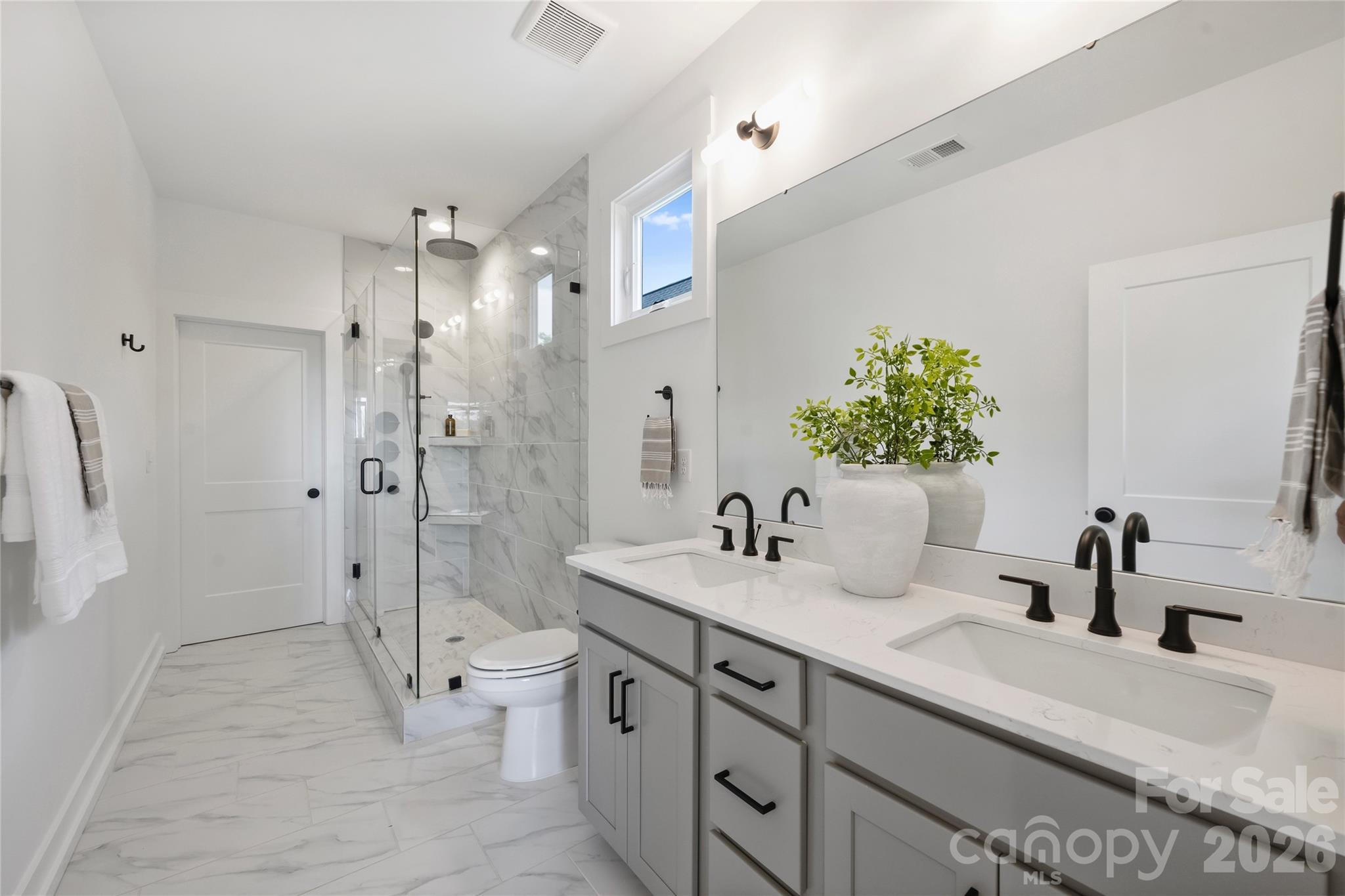 209 Coxe Avenue Unit: A