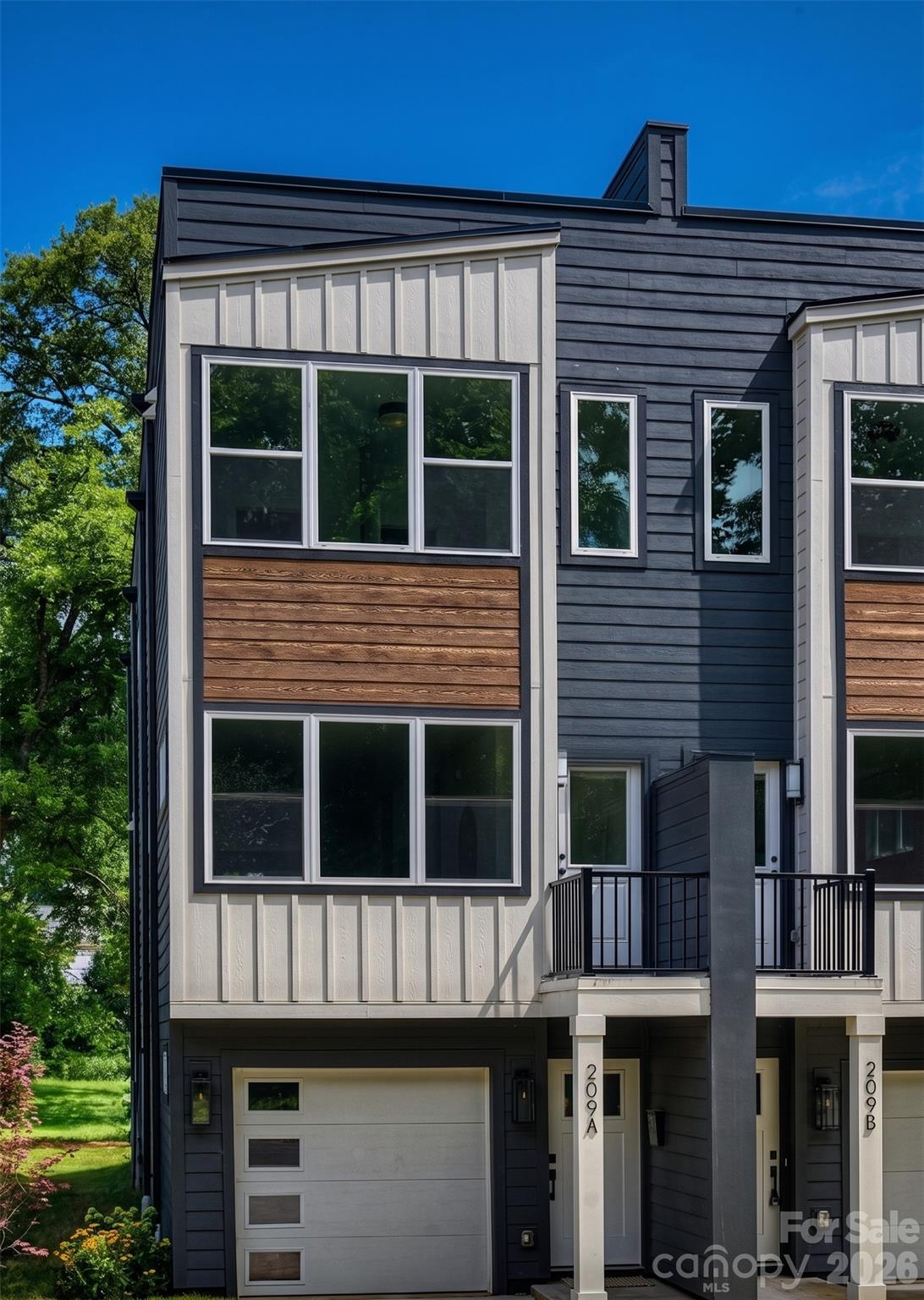209 Coxe Avenue Unit: A