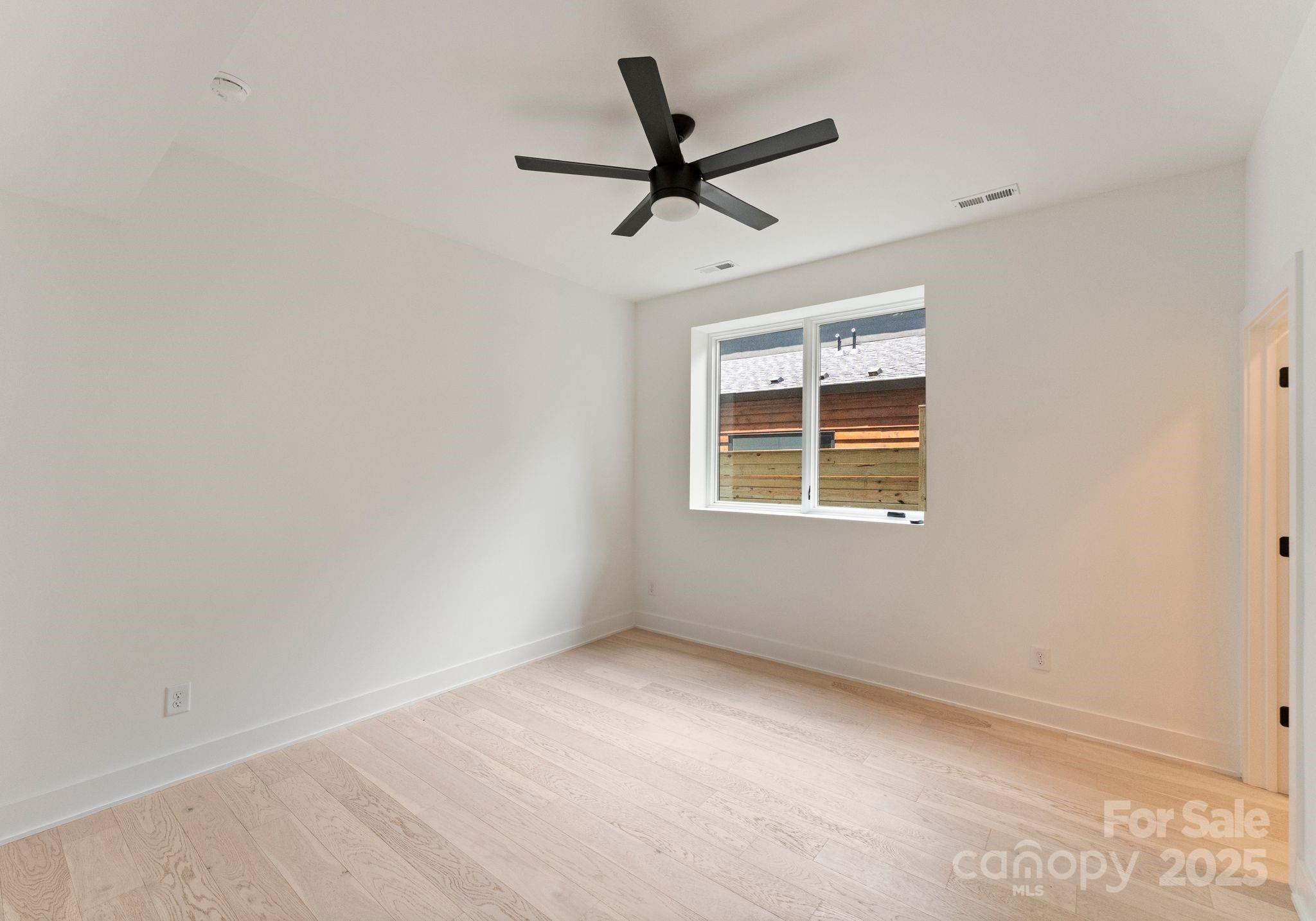 1727 Seifert Circle