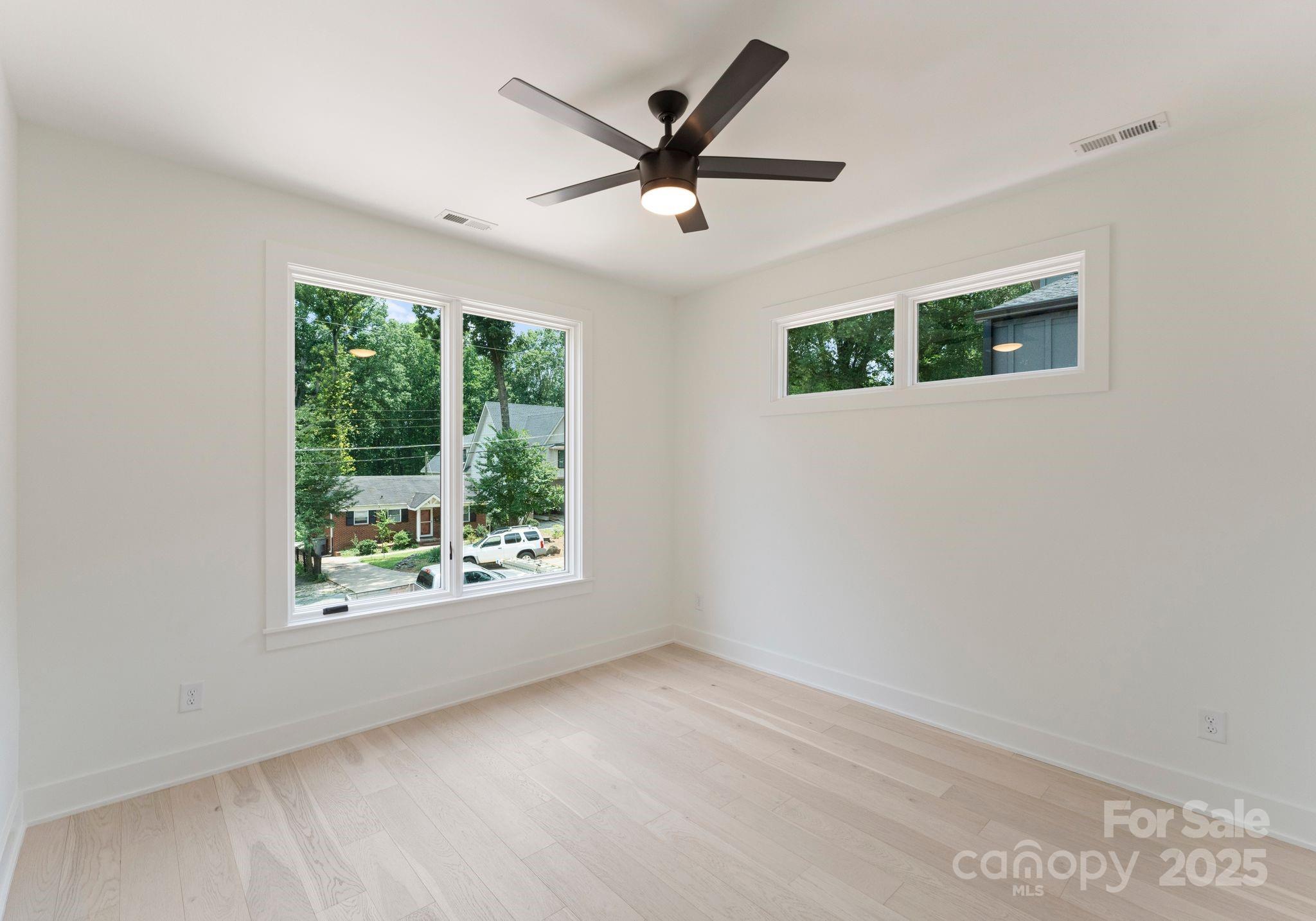 1727 Seifert Circle