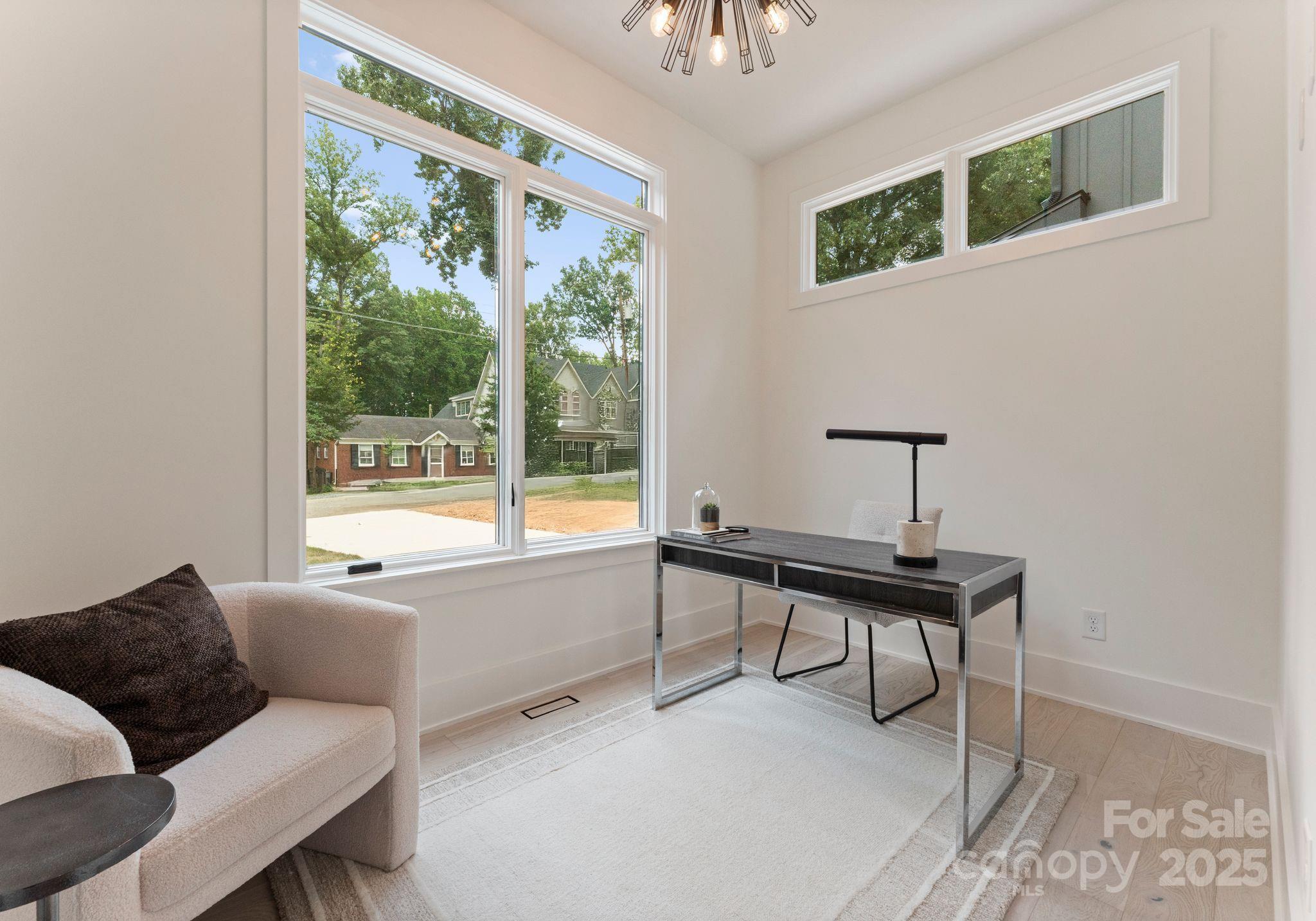 1727 Seifert Circle