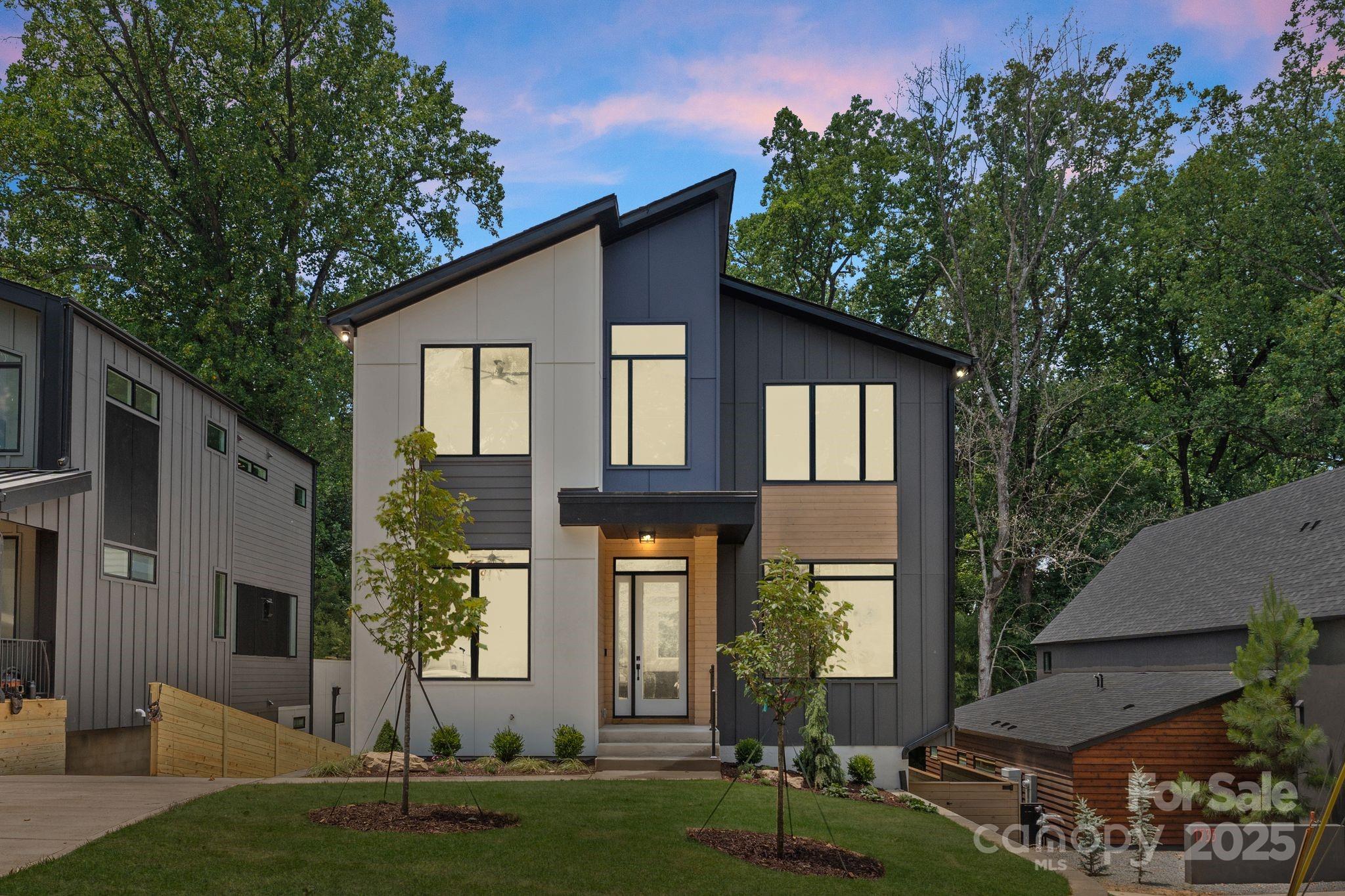 1727 Seifert Circle