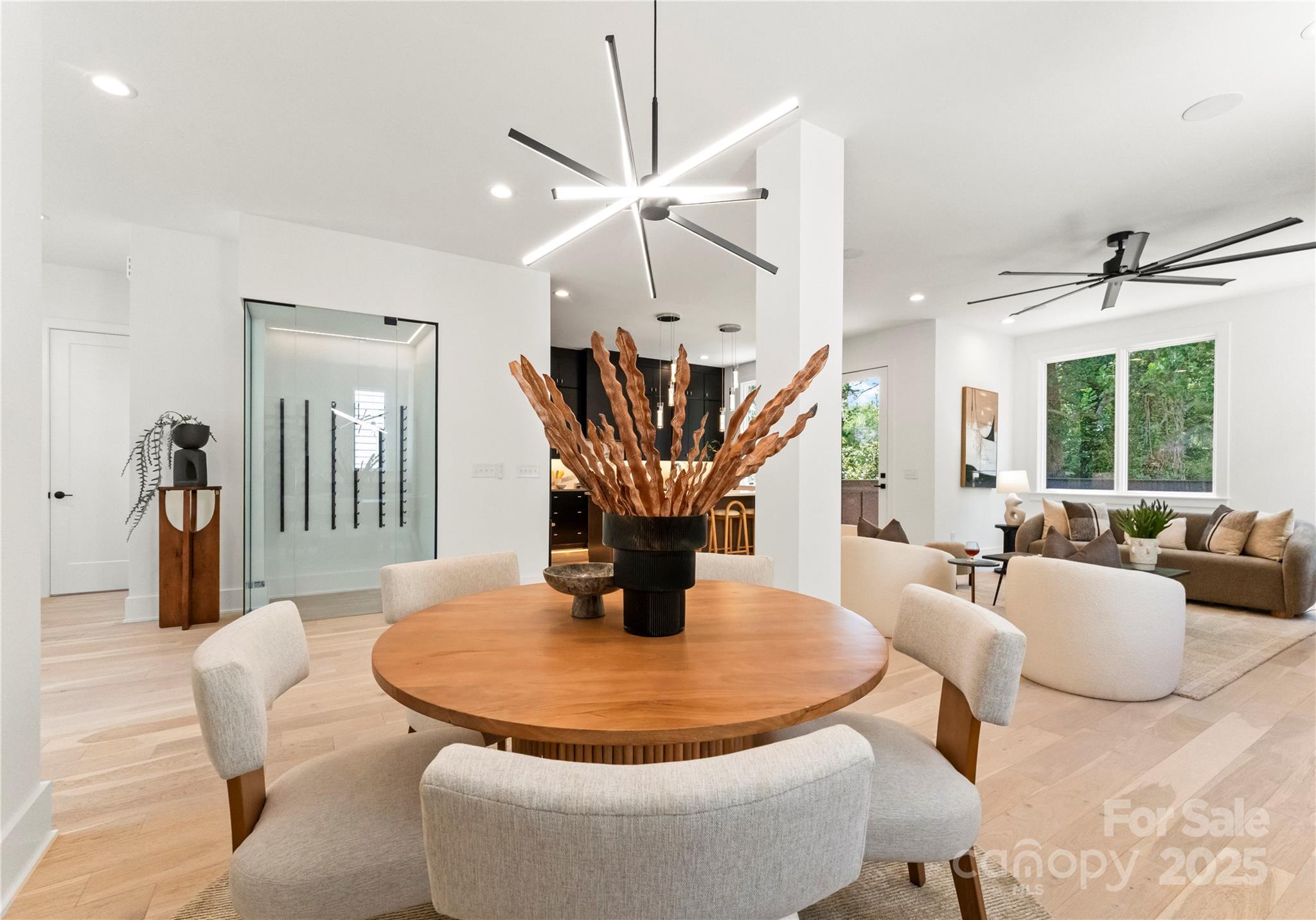 1725 Seifert Circle