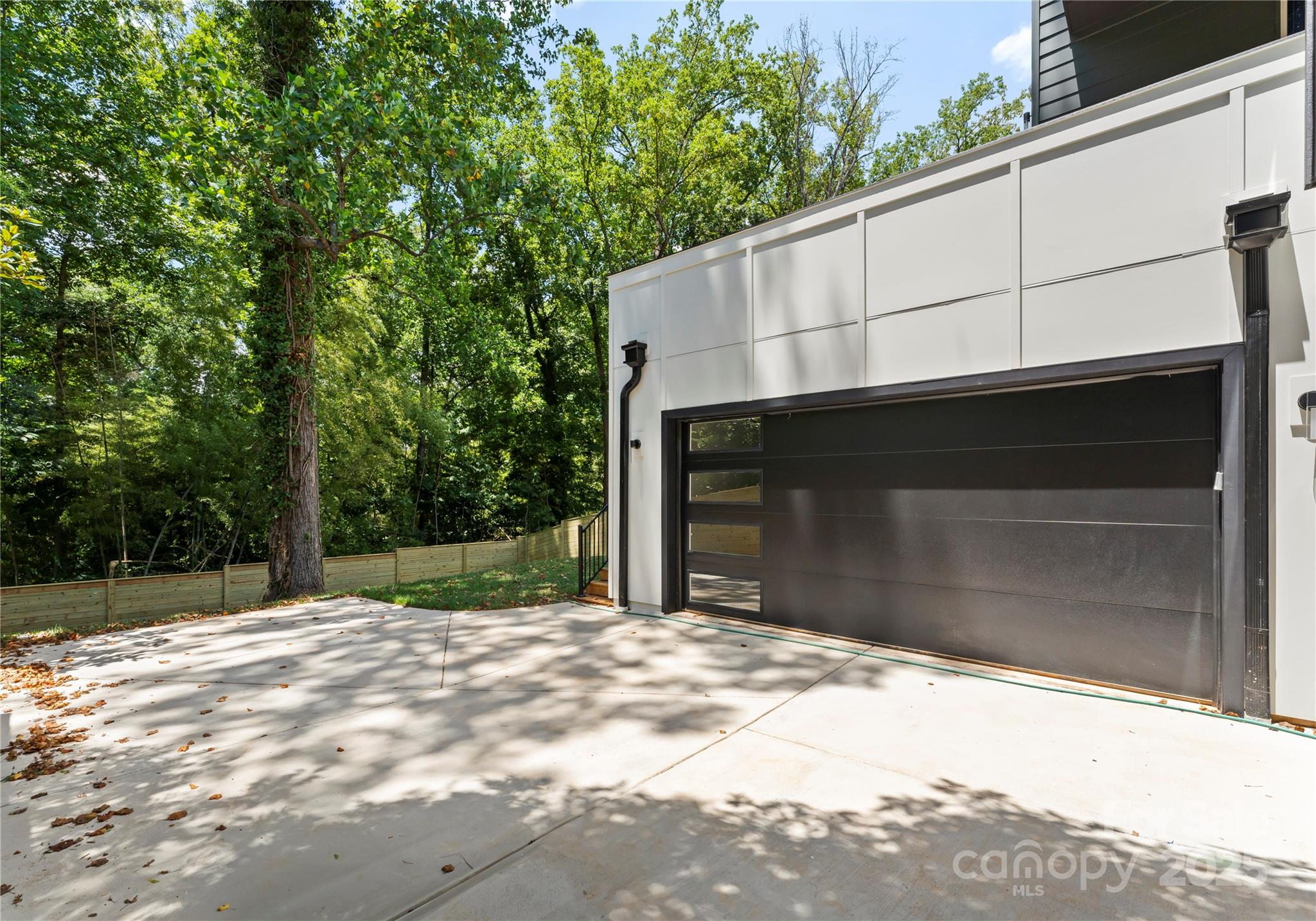 1725 Seifert Circle