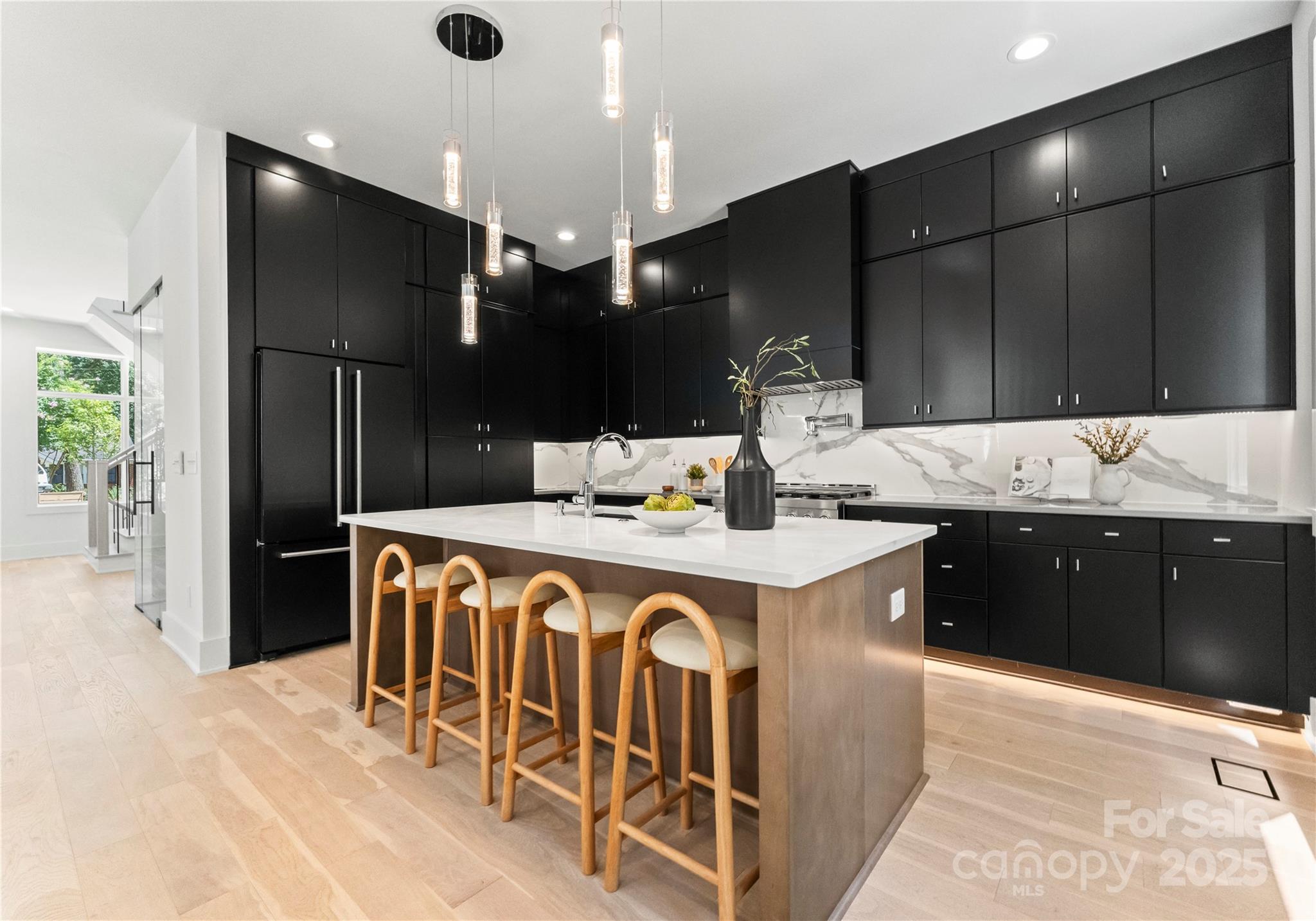 1725 Seifert Circle