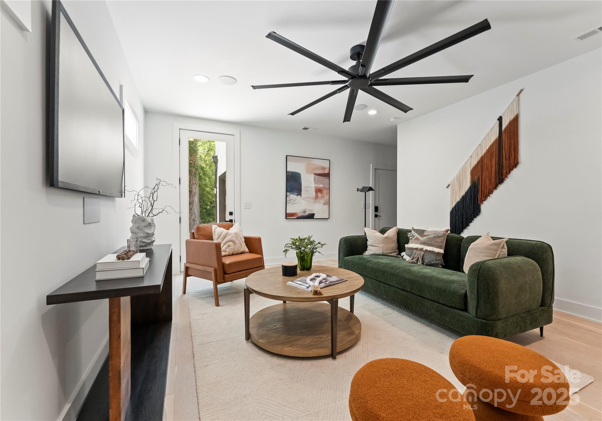 1725 Seifert Circle